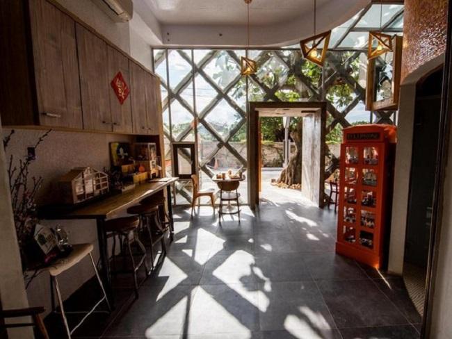 Orange Moon Inn