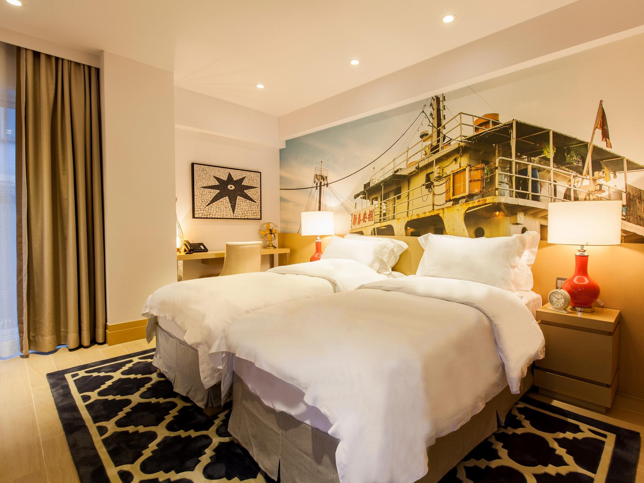 Caravel Hotel by null