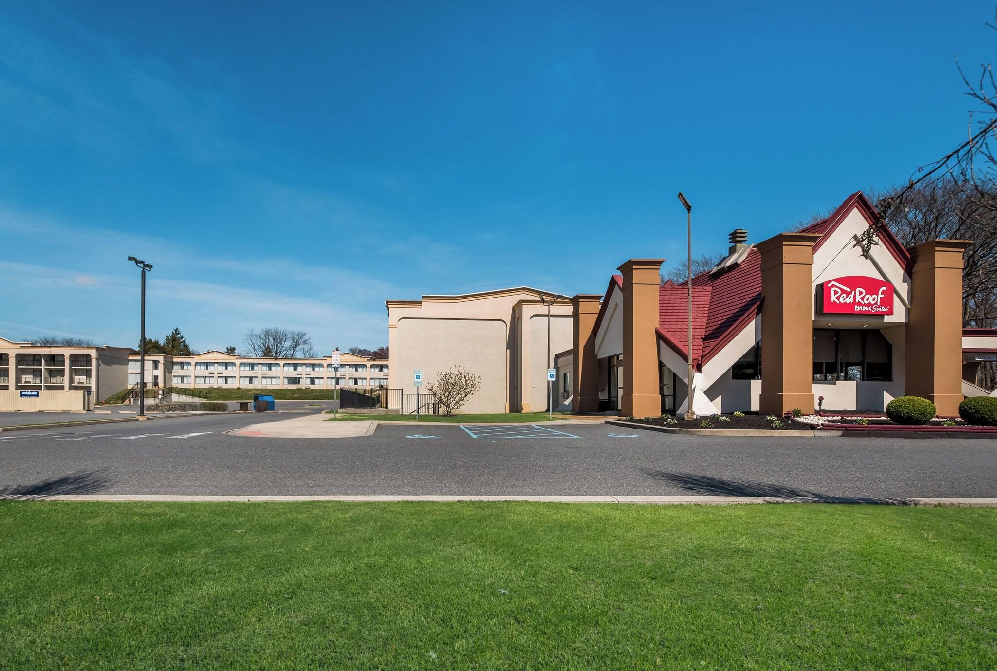 Red Roof Inn & Suites Newark - University