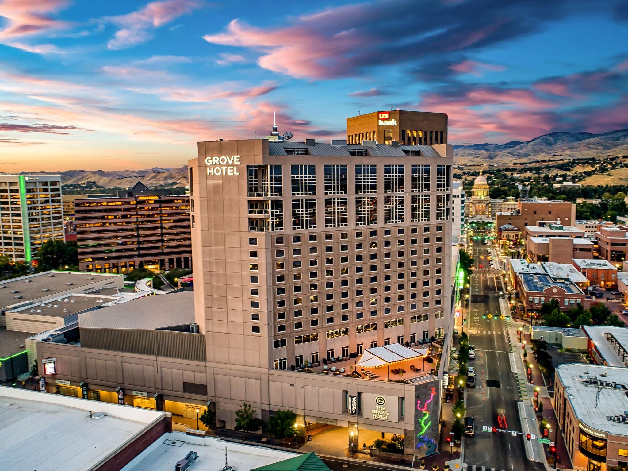 The Grove Hotel by null