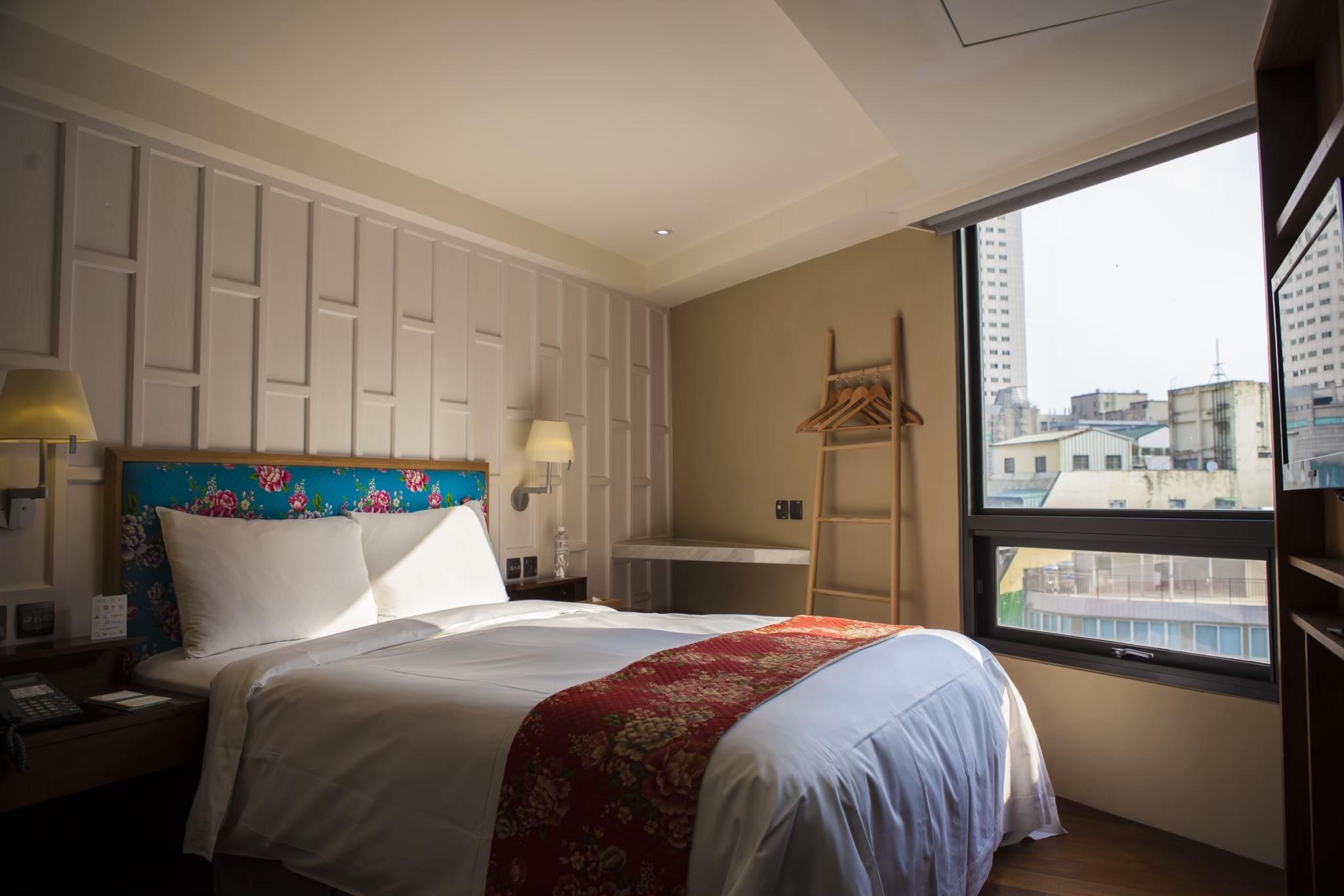 RedDot Hotel & Culture by null