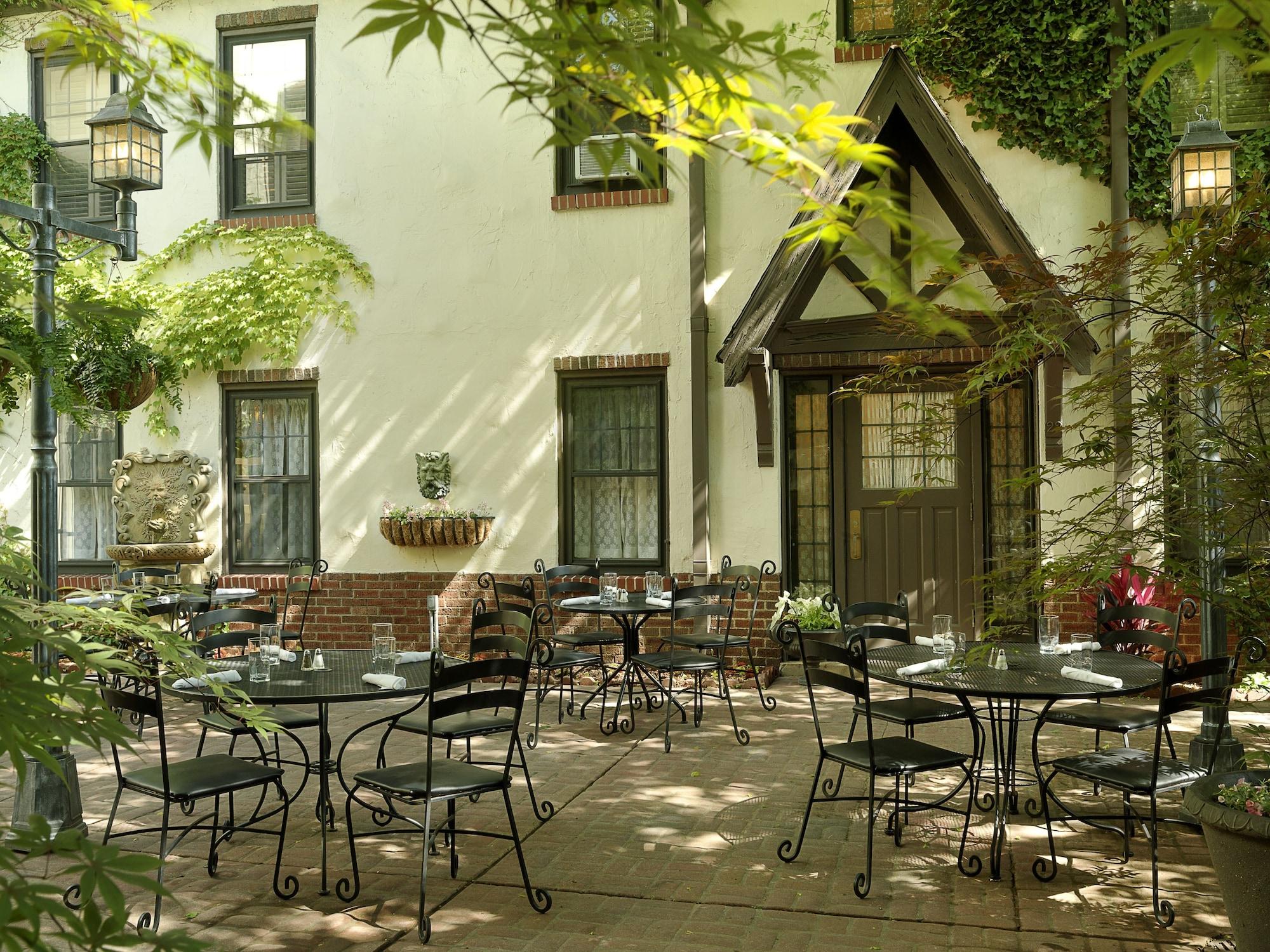 Seven Gables Inn, St. Louis West, a Tribute Portfolio Hotel by null