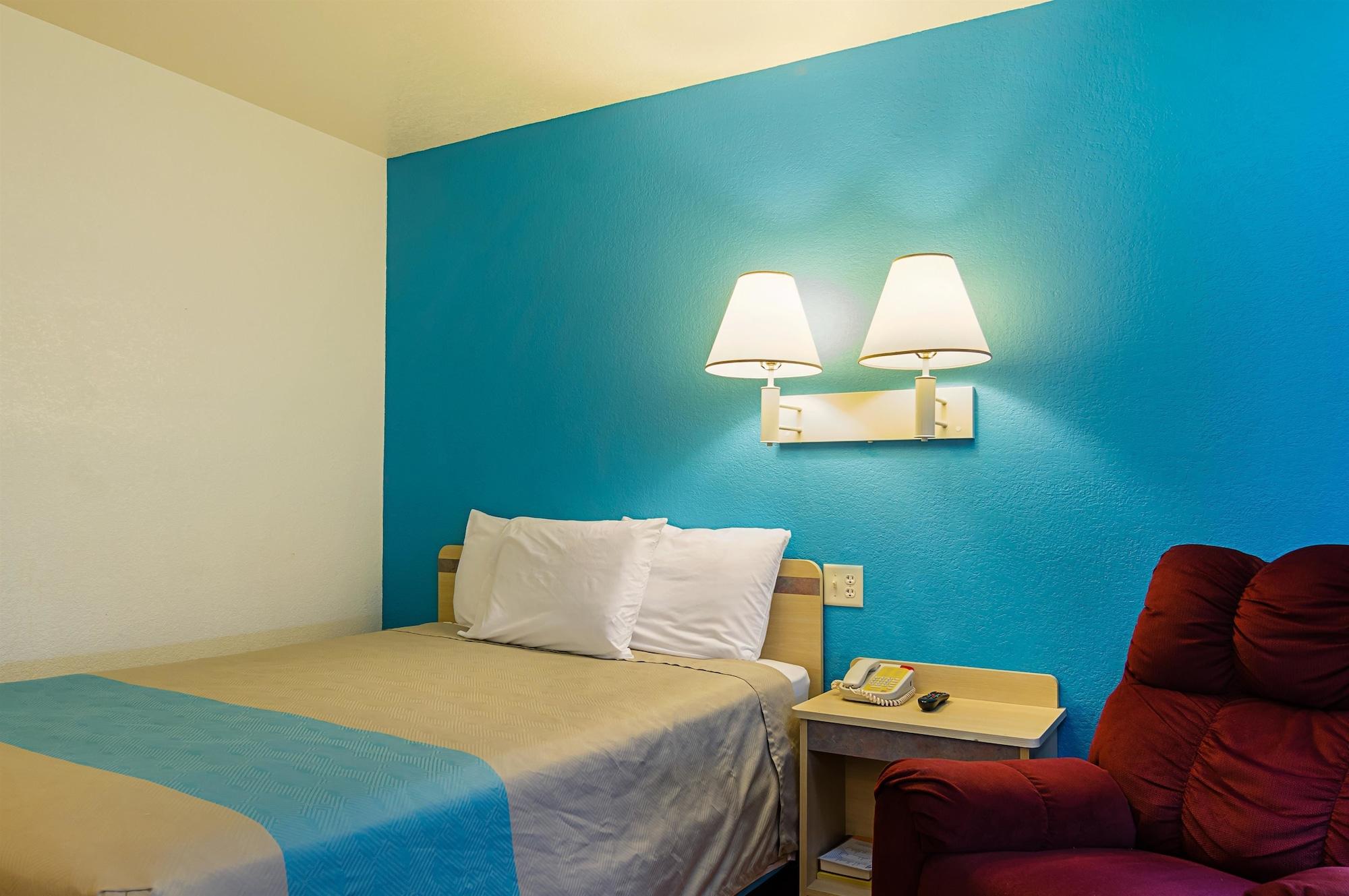 Motel 6 Mitchell Hotel (Mitchell) from £55 | lastminute.com