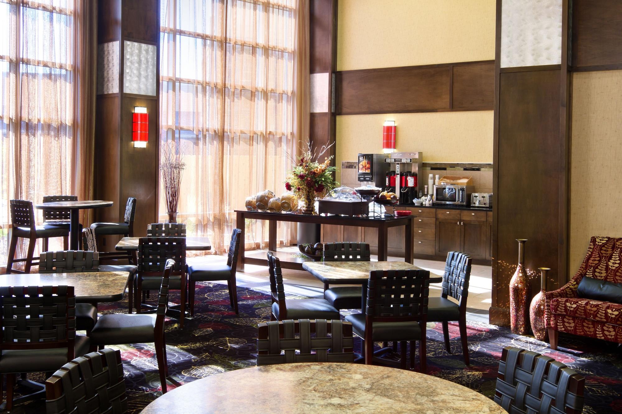 Clubhouse Hotel & Suites Pierre