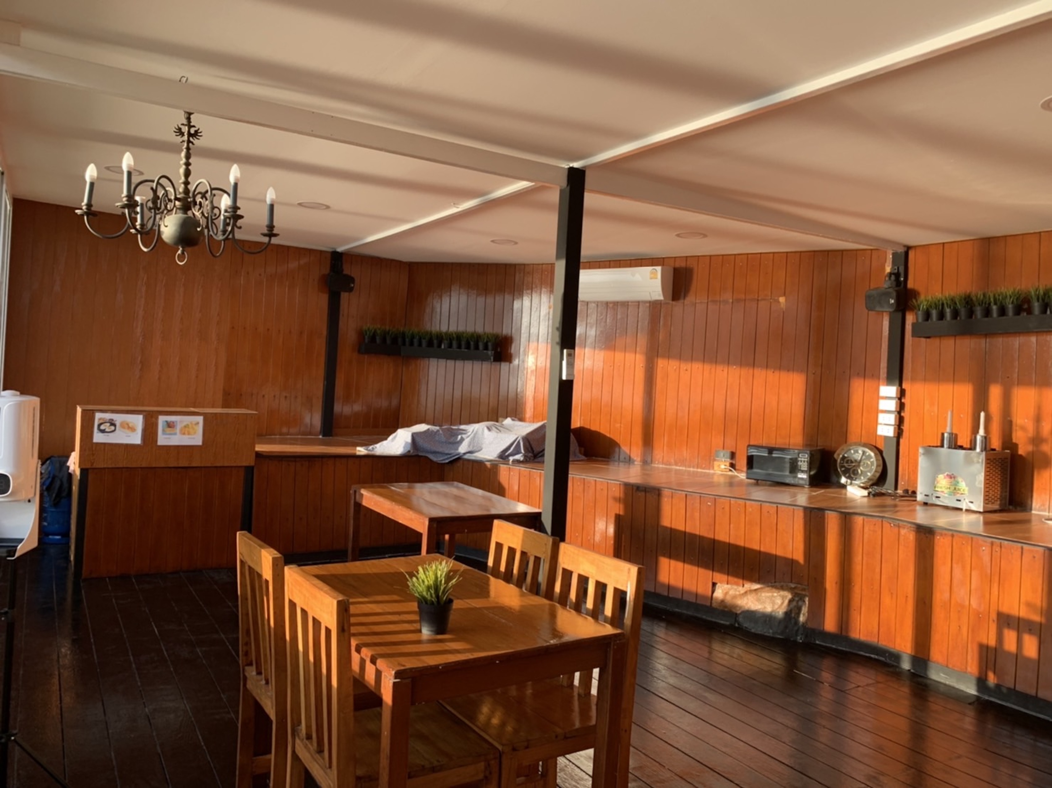 The Cobble Beach Hotel