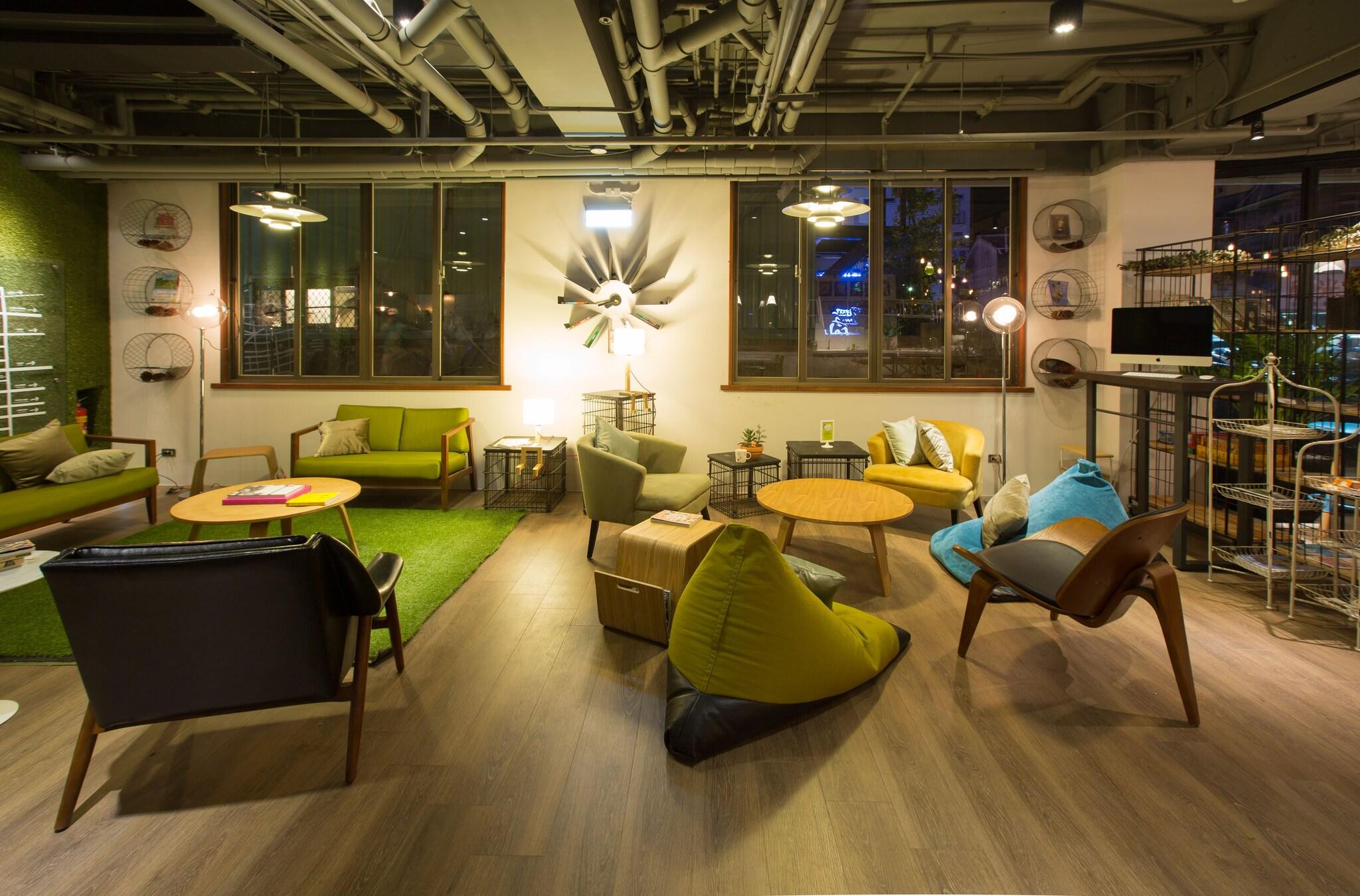 LIGHT HOSTEL TAINAN