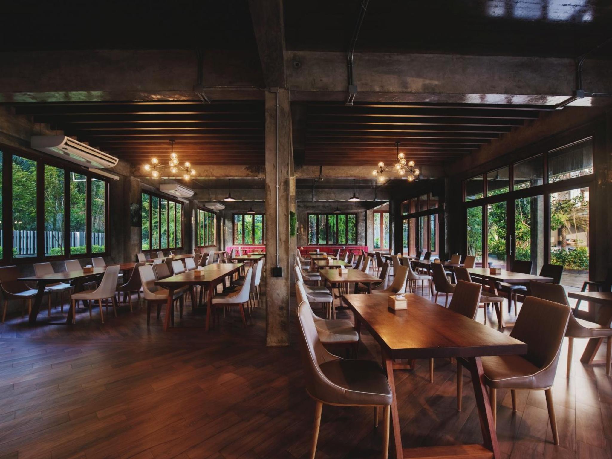Nana Beach Hotel