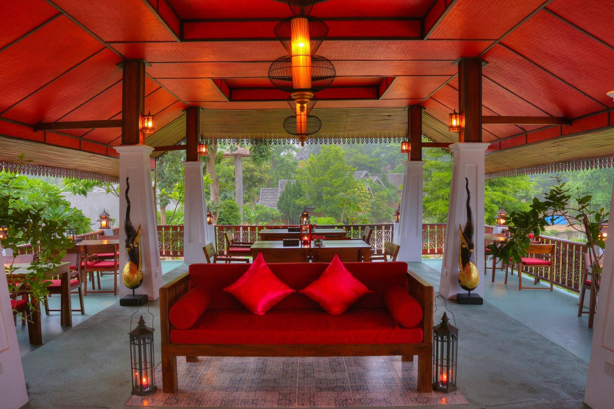 E OUTFITTING PAI RESORT