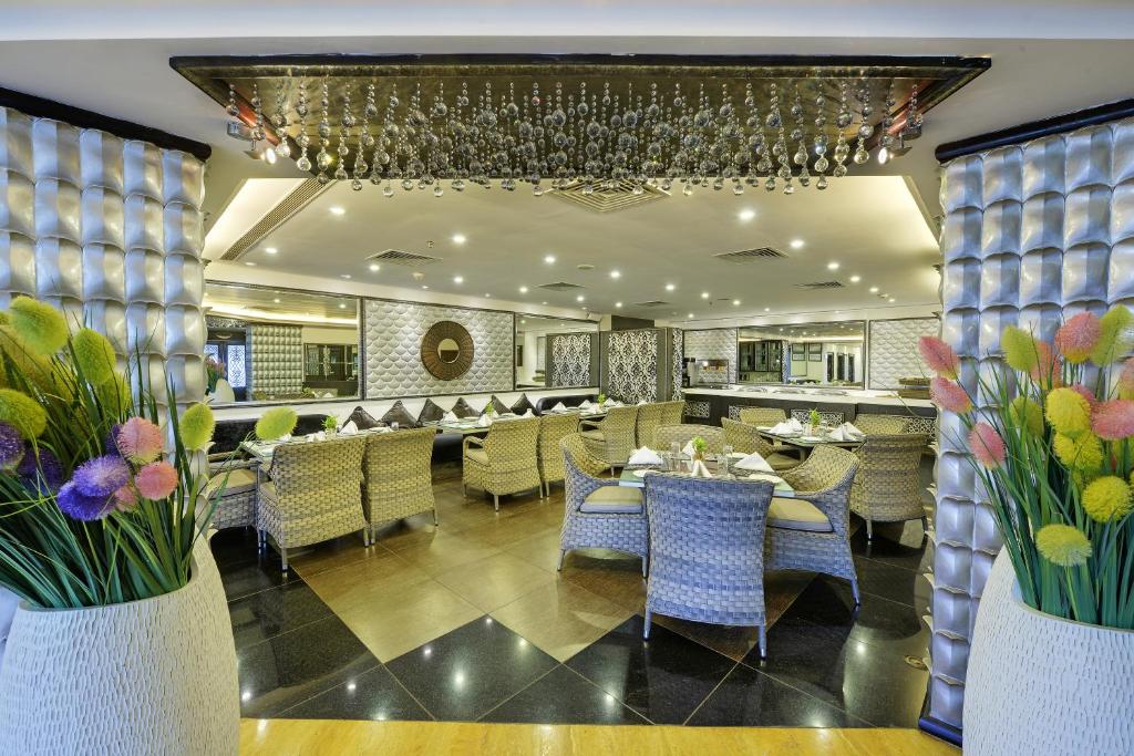Mayfair Convention Hotel
