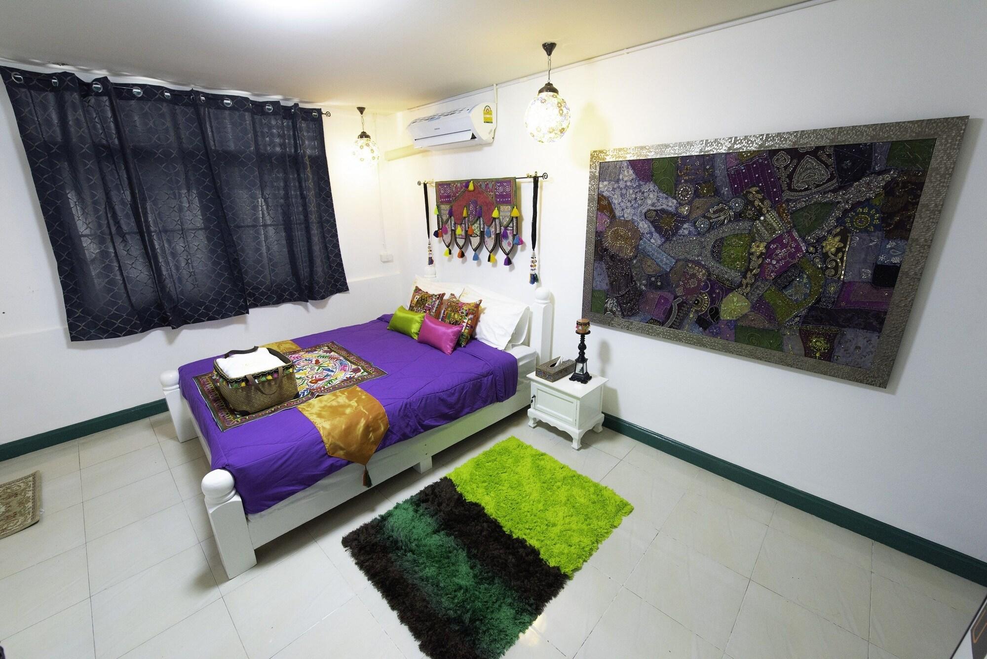 Yellow Hotel