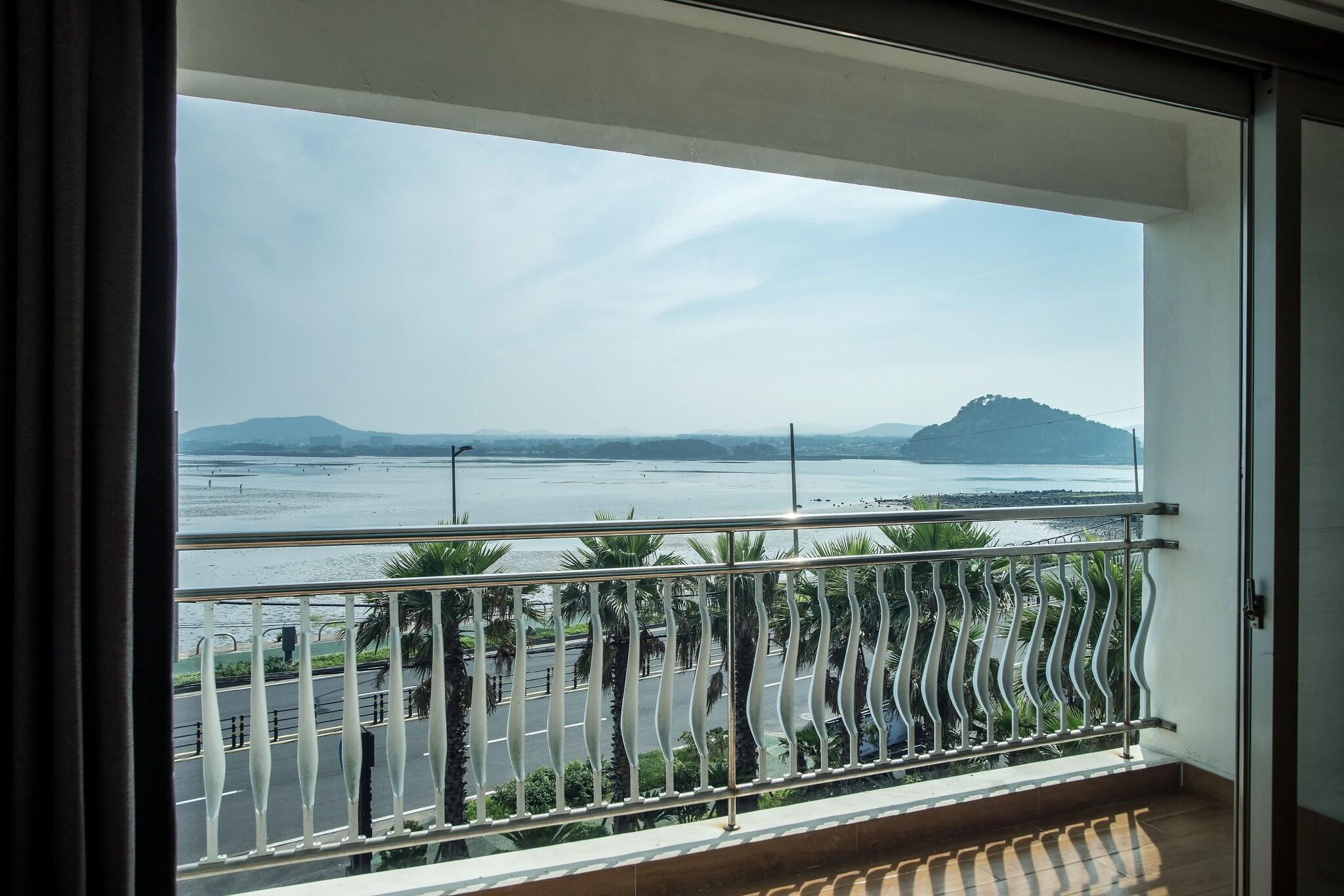 Breeze Bay Hotel