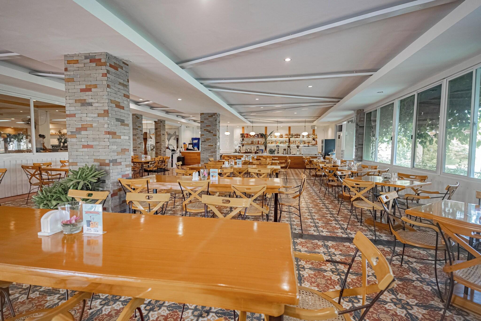 White Rock Waterpark And Beach Hotel