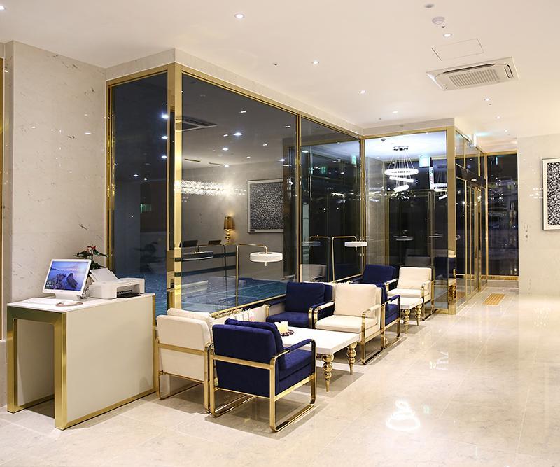 Baymond Hotel