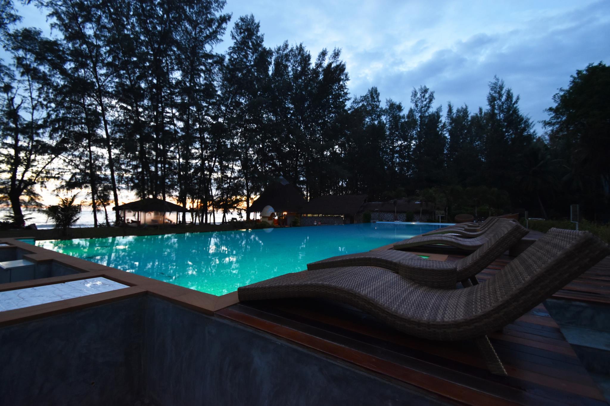 Long Beach Chalet by null