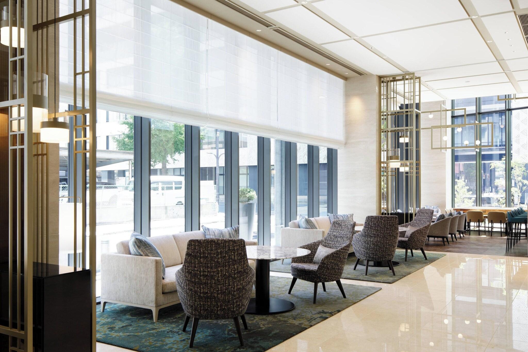 Courtyard By Marriott Osaka Honmachi