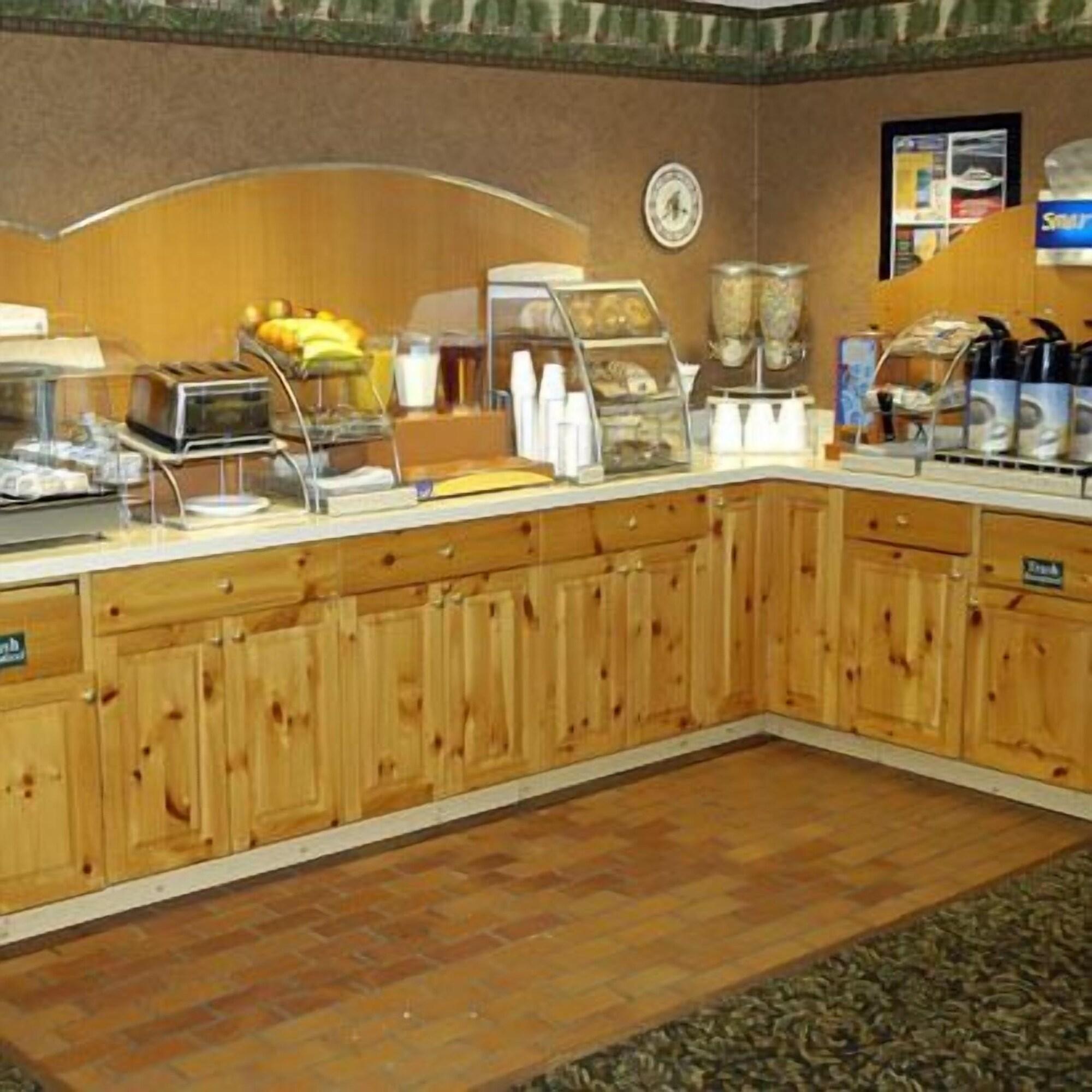 Pellston Lodge Magnuson Hotel