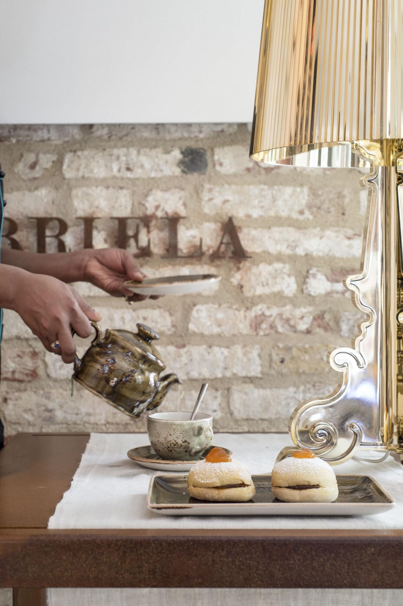 Corte di Gabriela by null