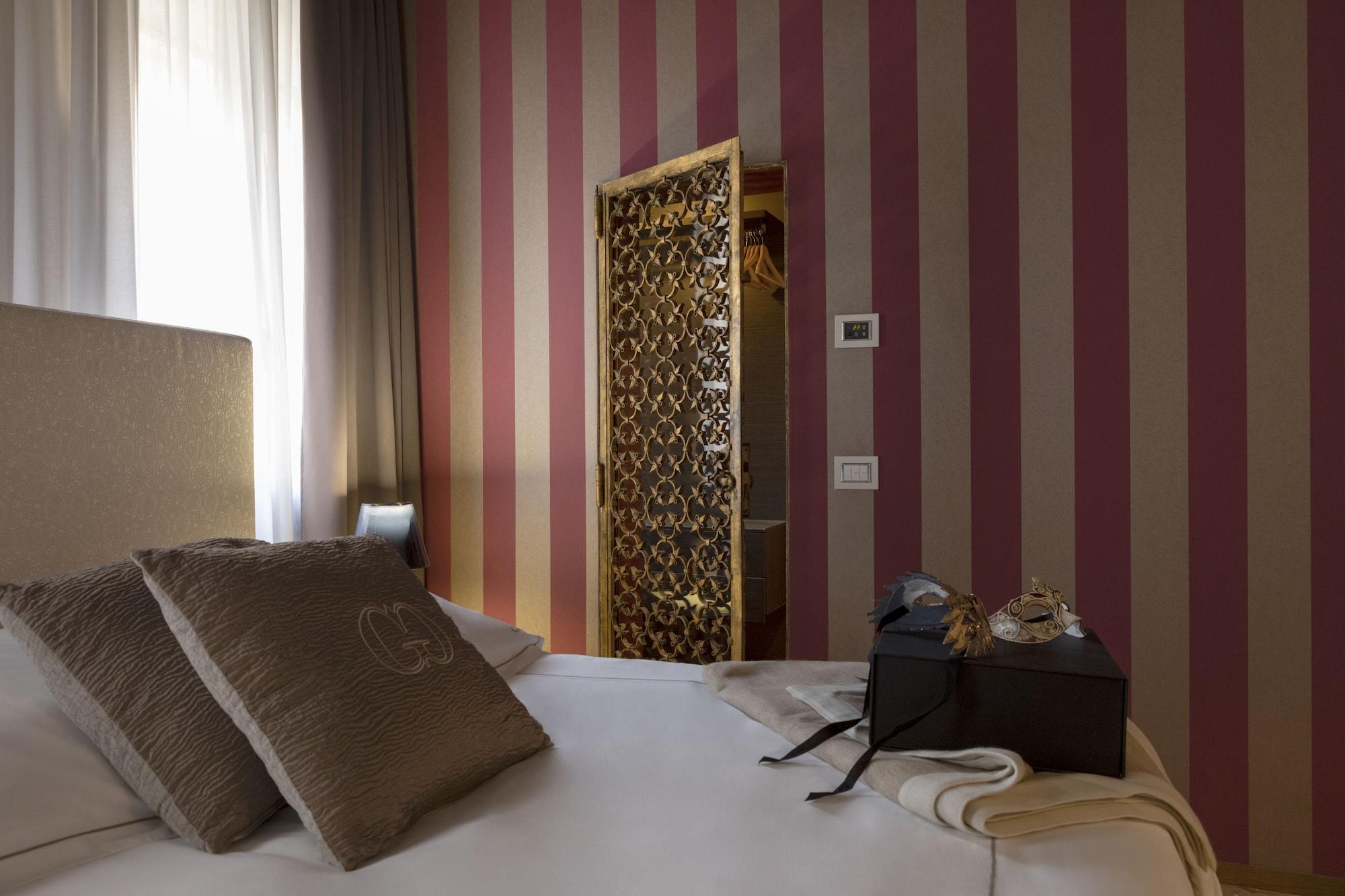 Corte di Gabriela by null