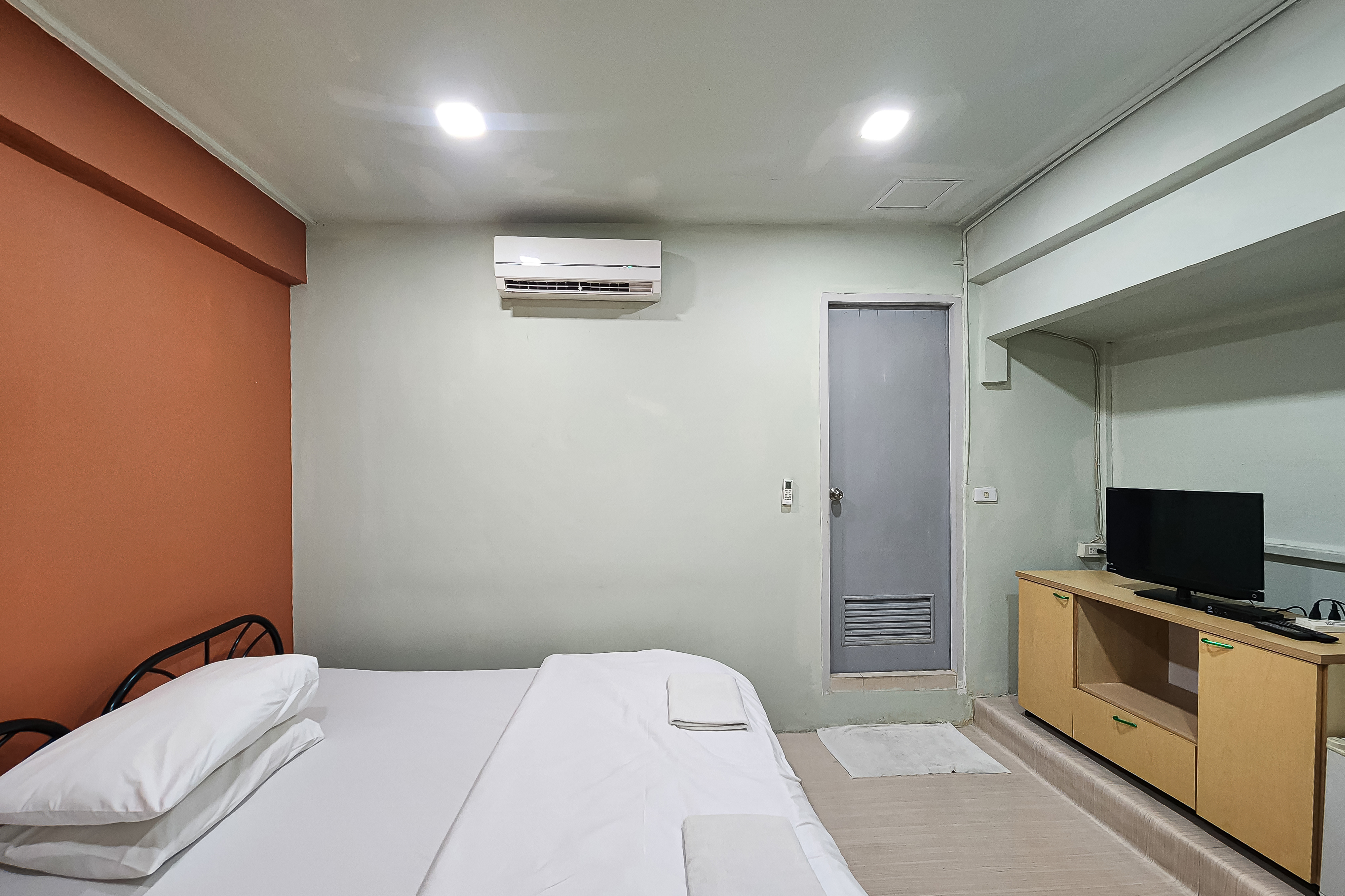 Freesia Saladaeng Silom Apartments
