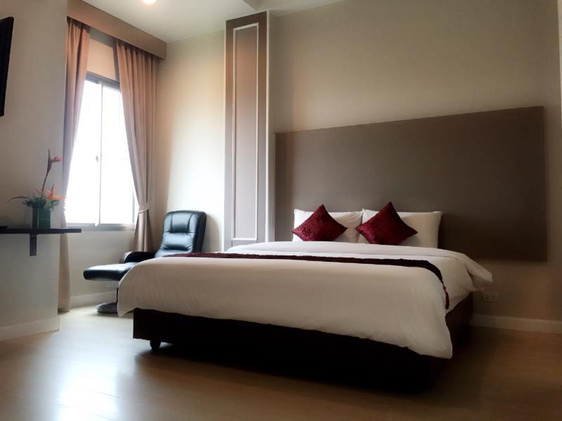 J Park Hotel