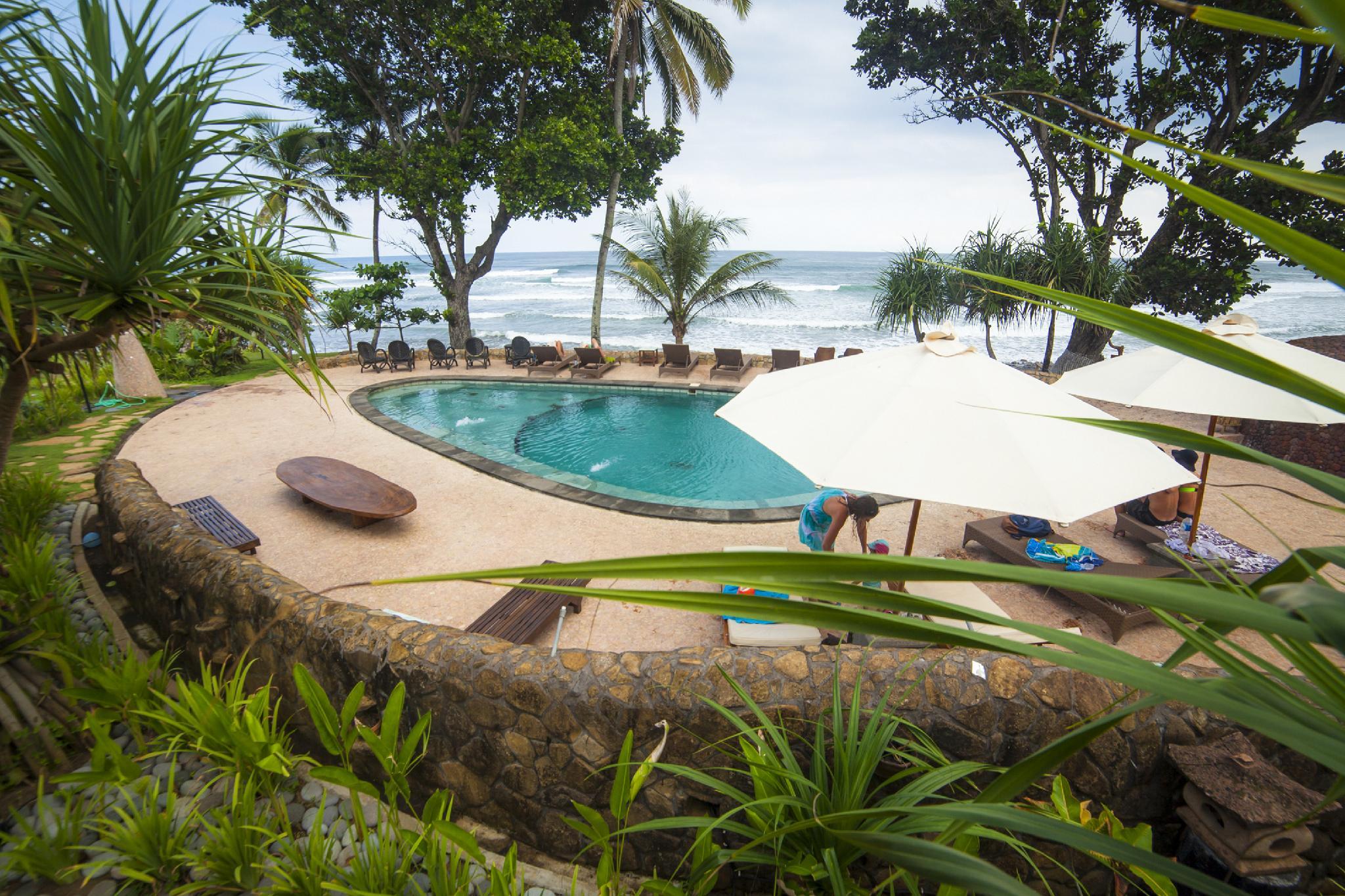 Pondok Pitaya: Hotel, Surfing and Yoga by null
