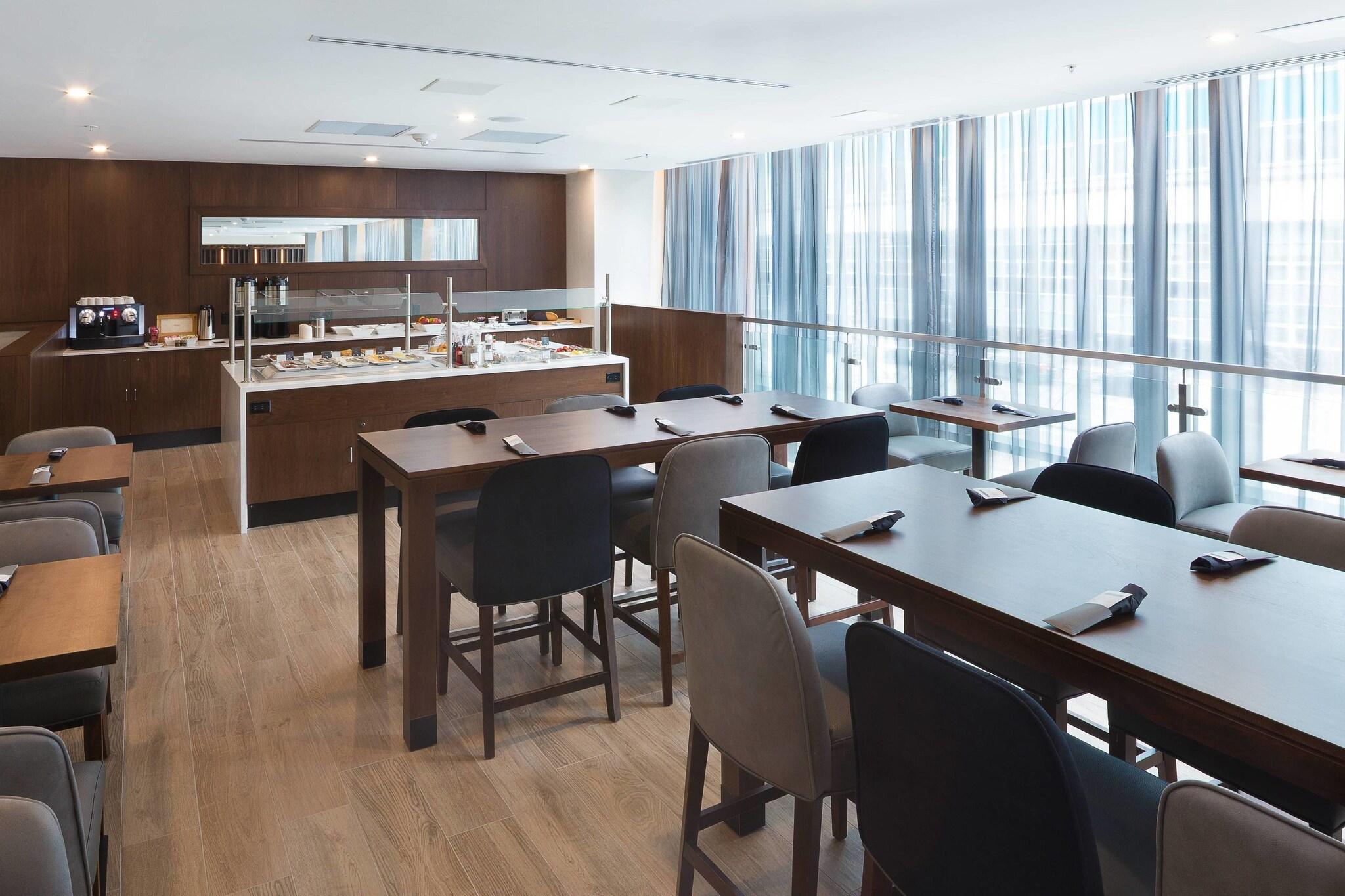 Ac Hotels By Marriott Montreal Downtown