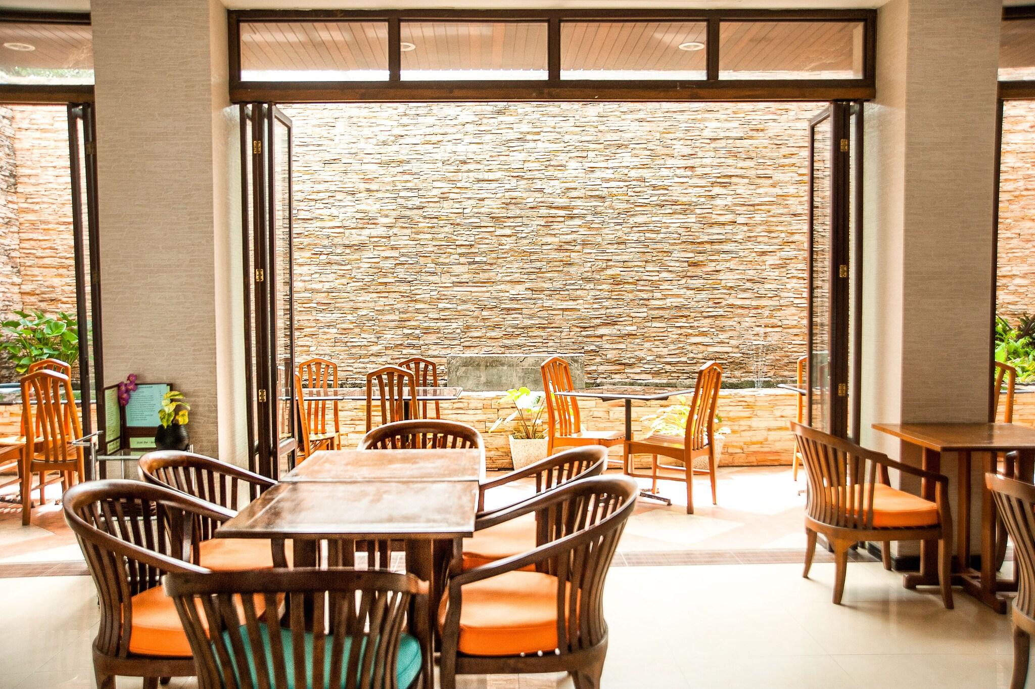 Crystal Inn Phuket