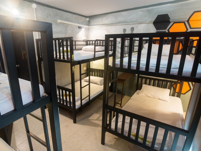 Beehive Phuket Oldtown Hostel