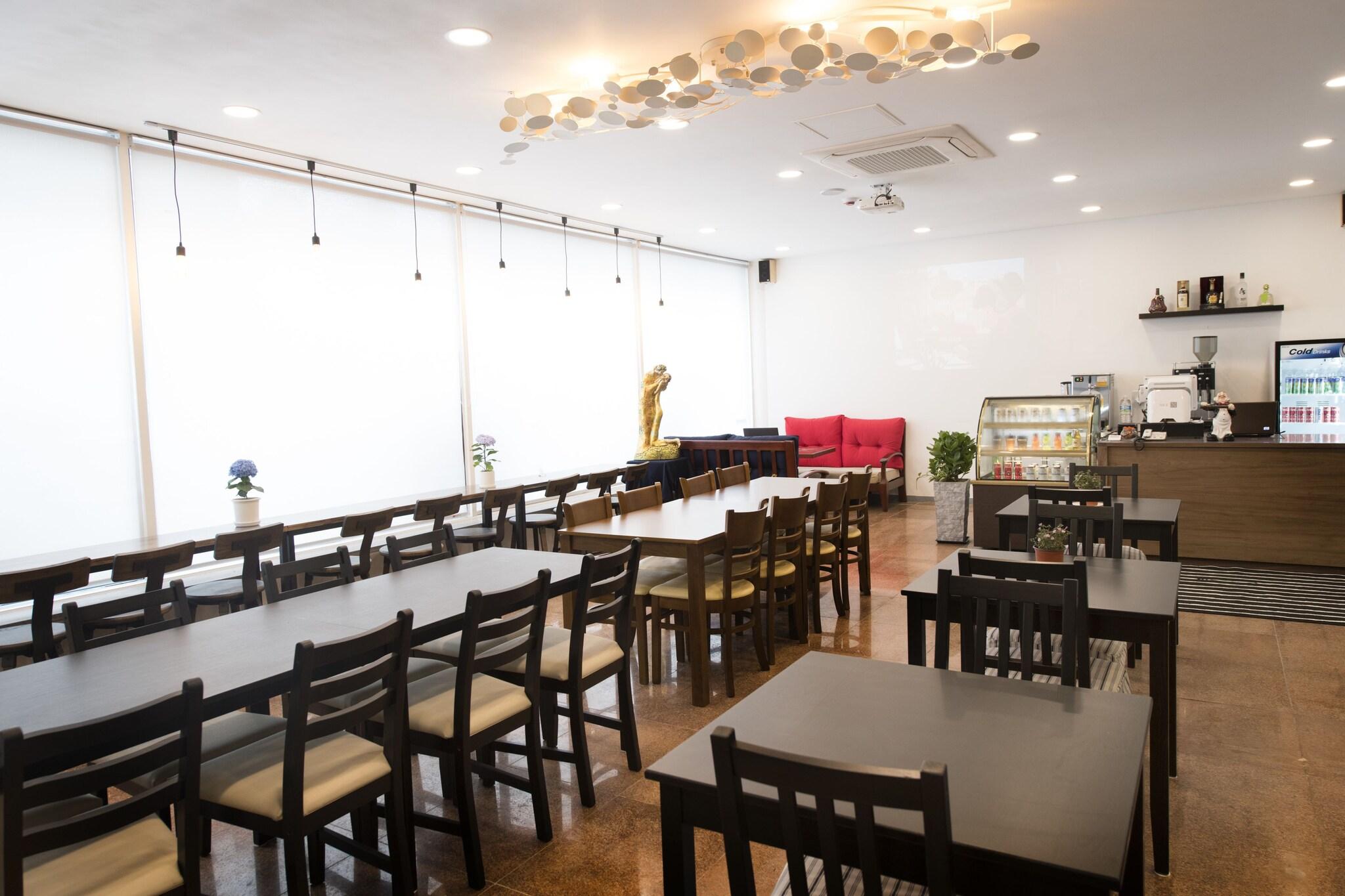 Lavita Hotel