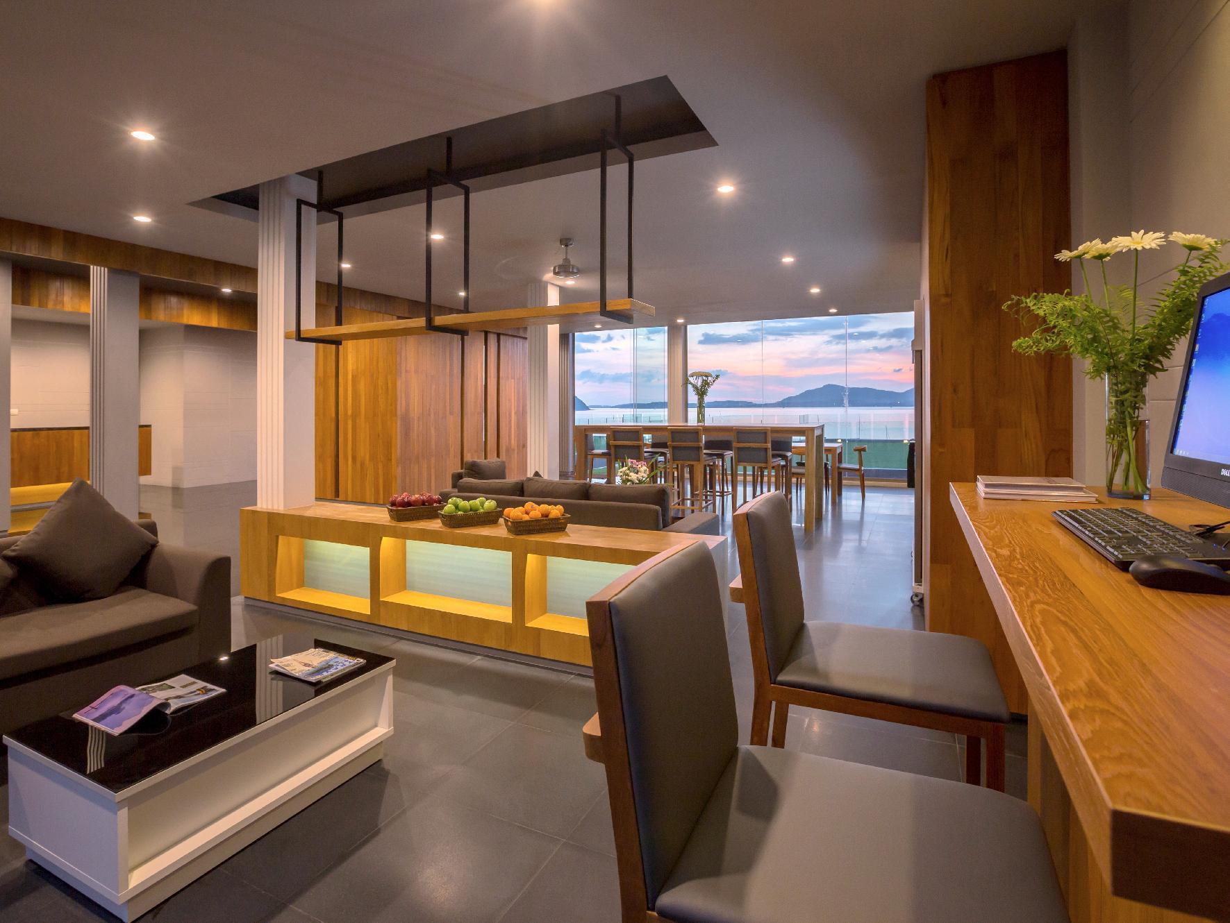 X10 Seaview Suites at Panwa...