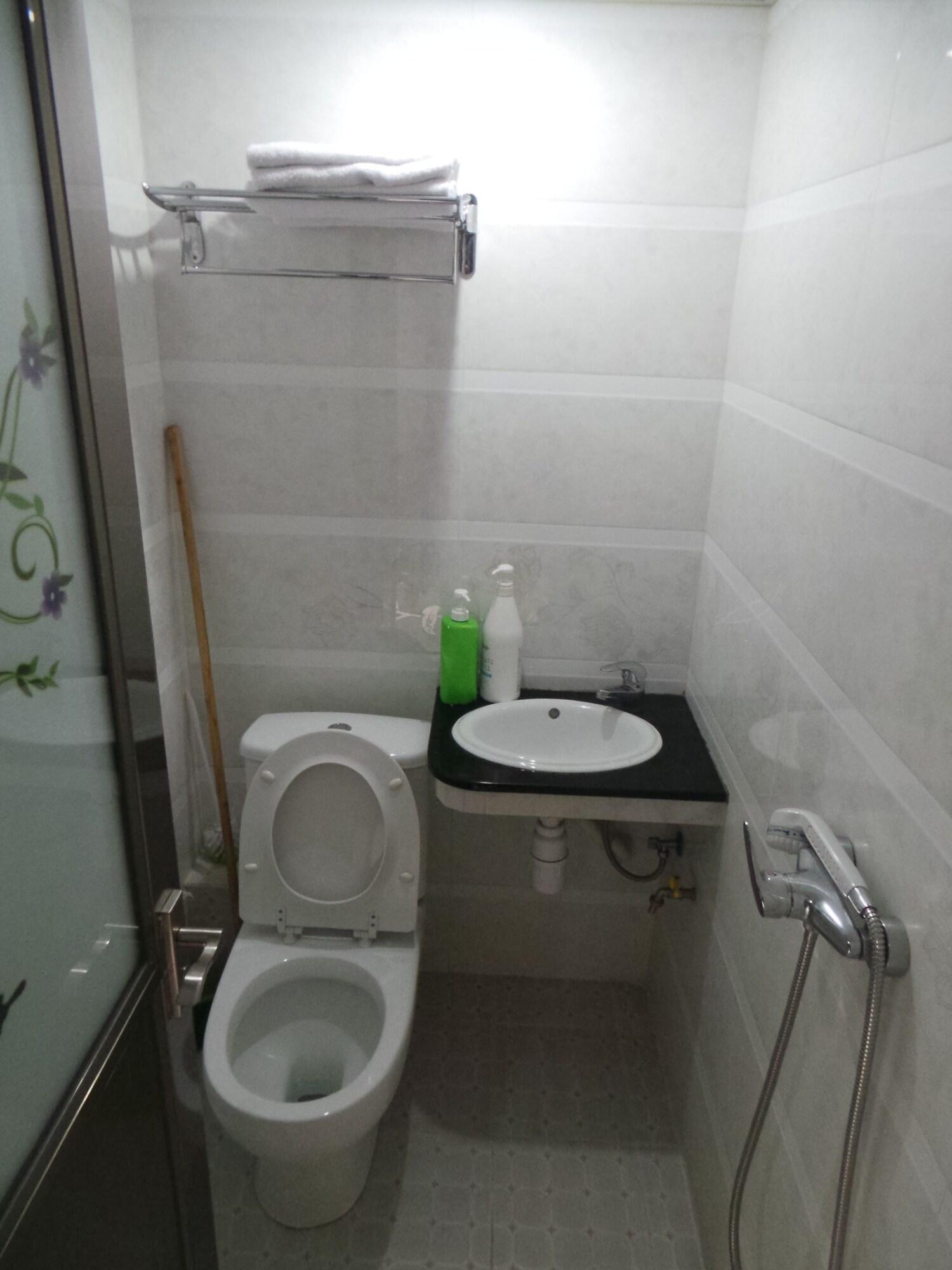 Yue Ka Hotel 99 Argyle Street