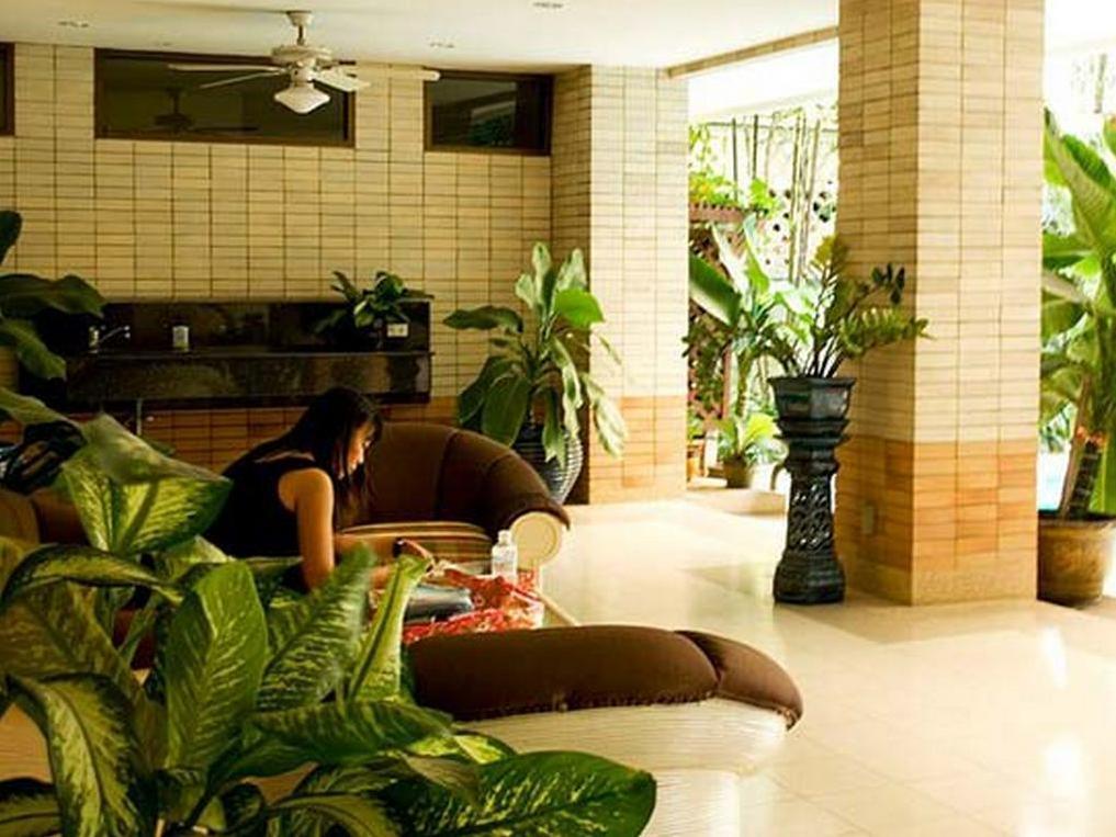 Hotel PT Court