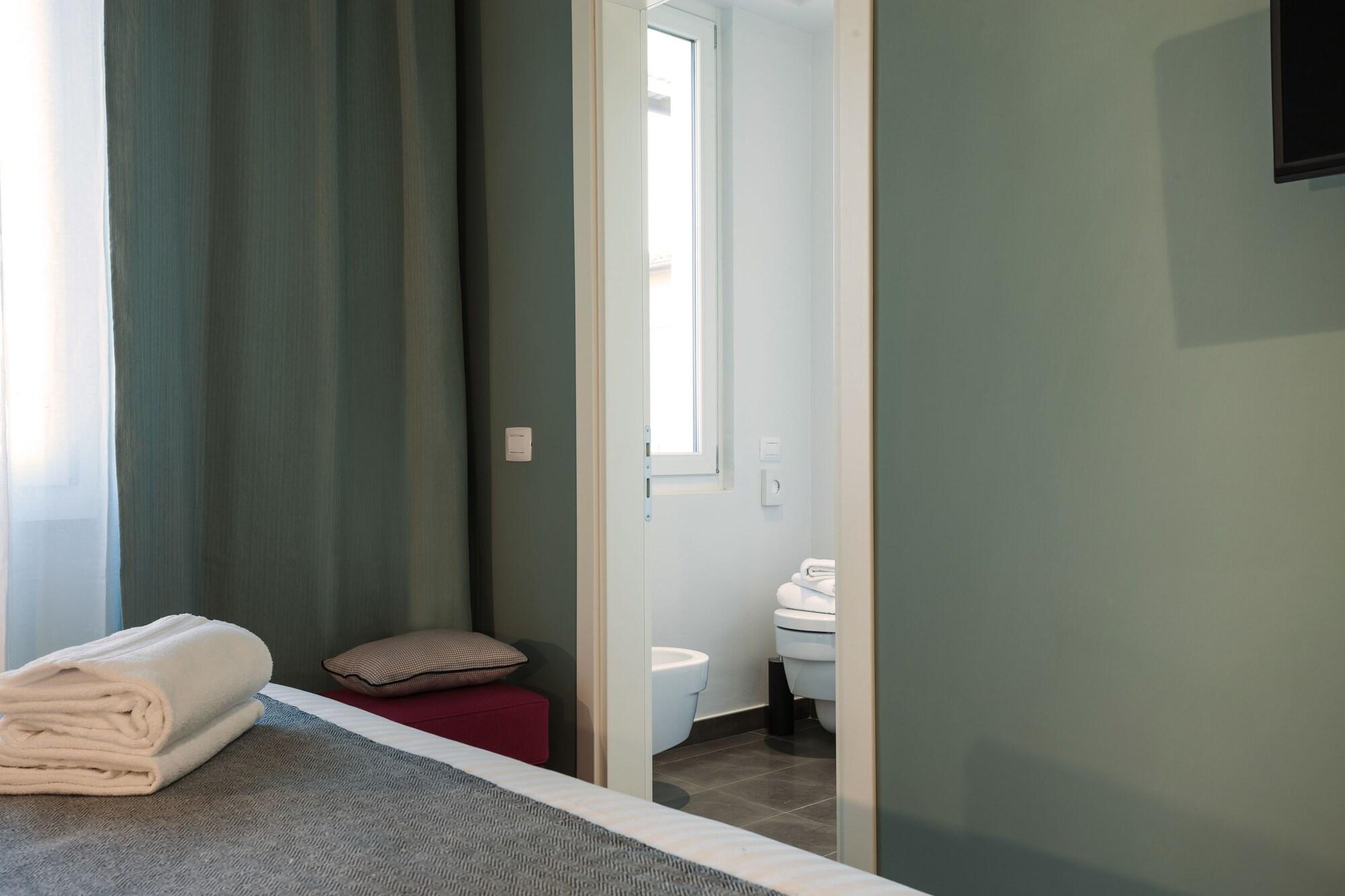 B B Lorena Suites