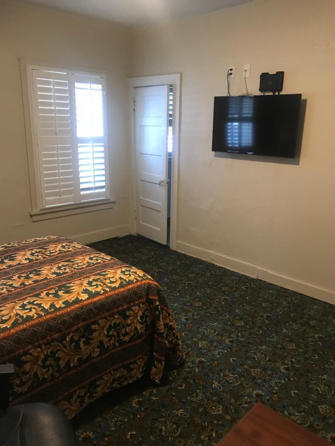 West Inn Hollywood La