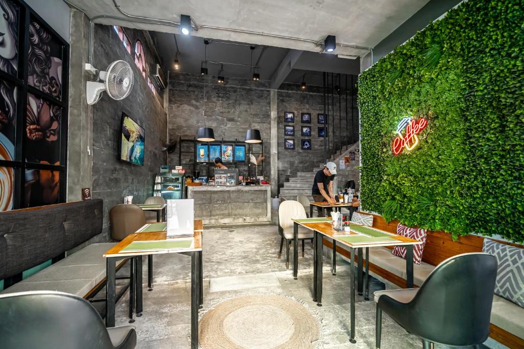 Unotel Karon Beach - photo