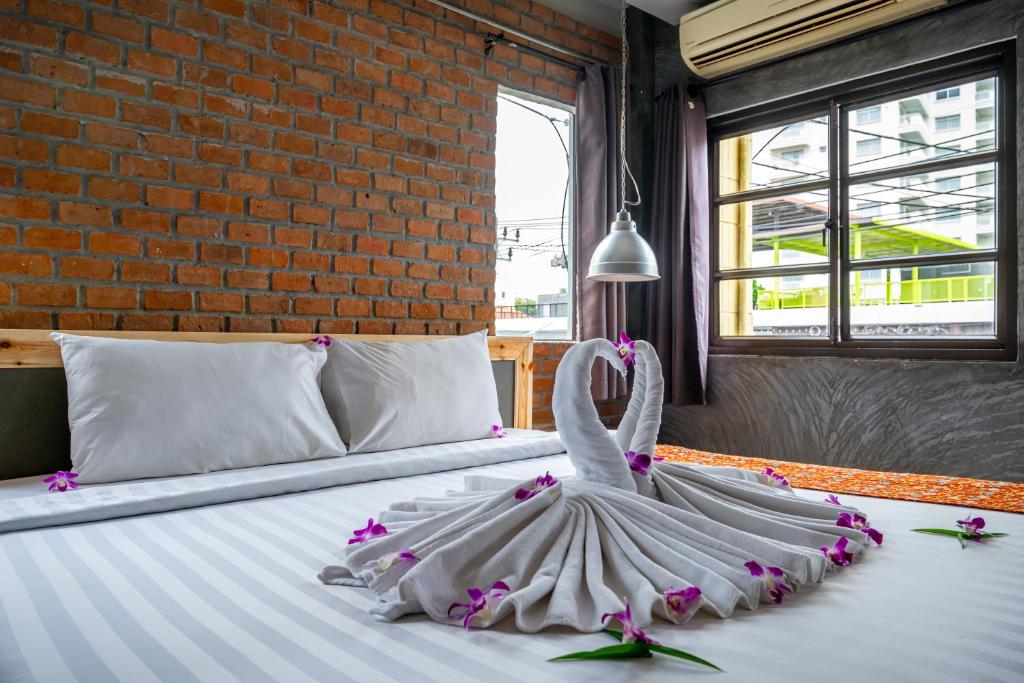 Unotel Karon Beach - photo