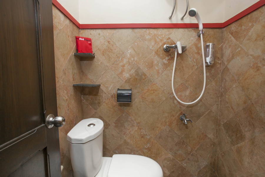 RedDoorz near Stasiun Kota Baru Malang