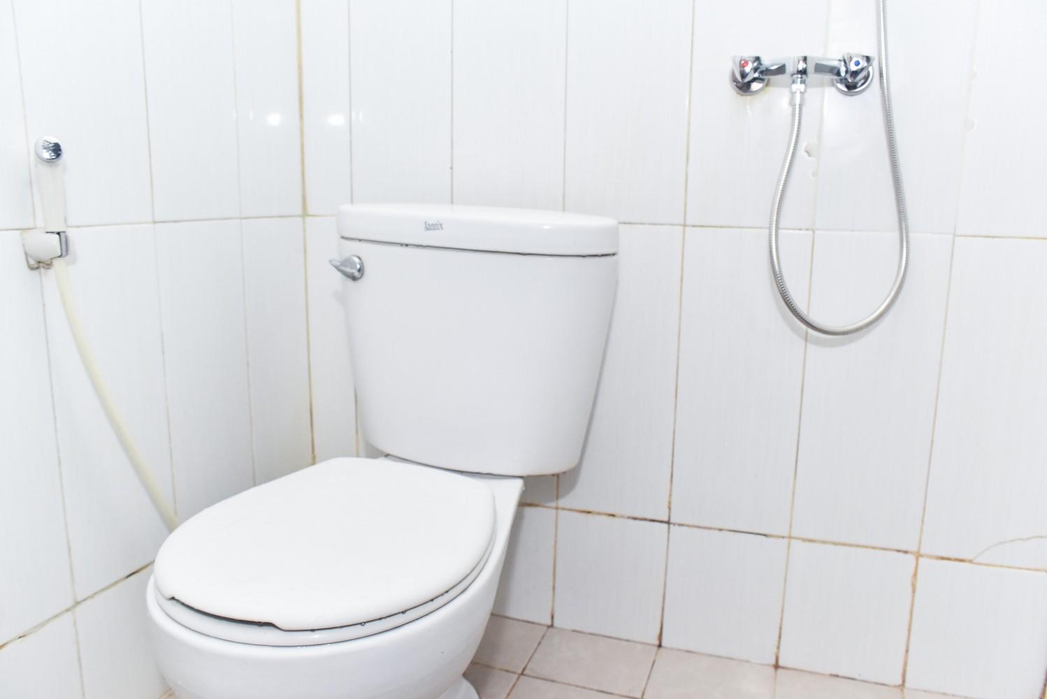 RedDoorz Plus near Malang Town Square