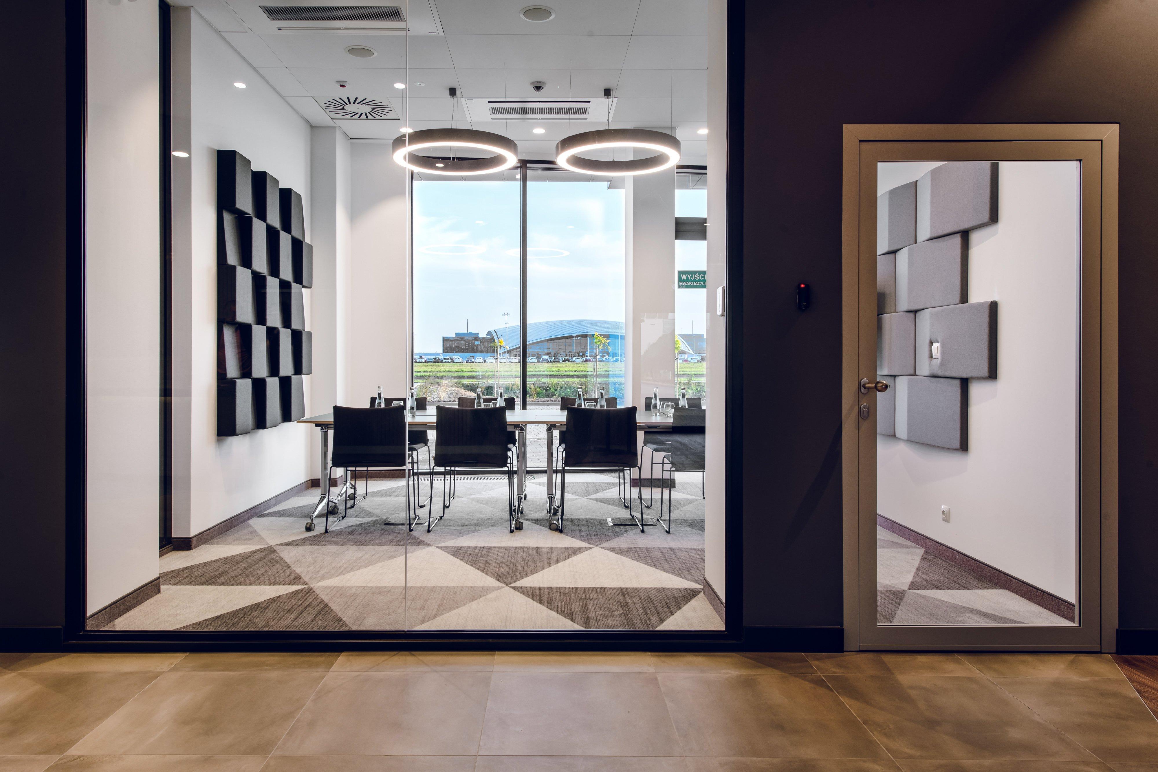 Holiday Inn Express Rzeszow Airport - фото