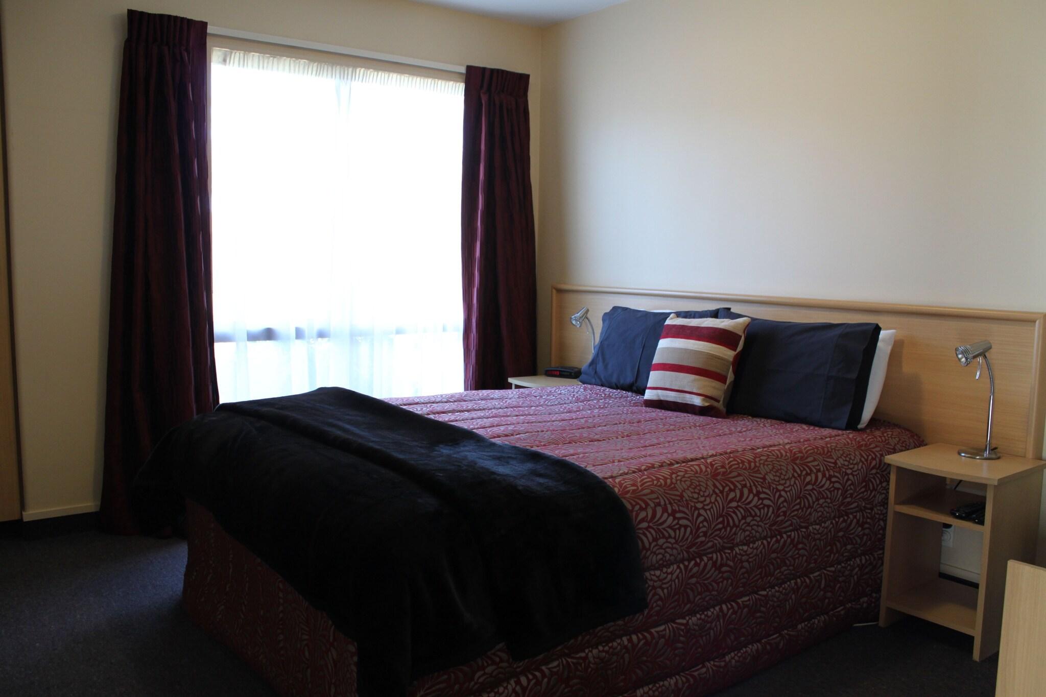 Alhambra Oaks Motor Lodge by null