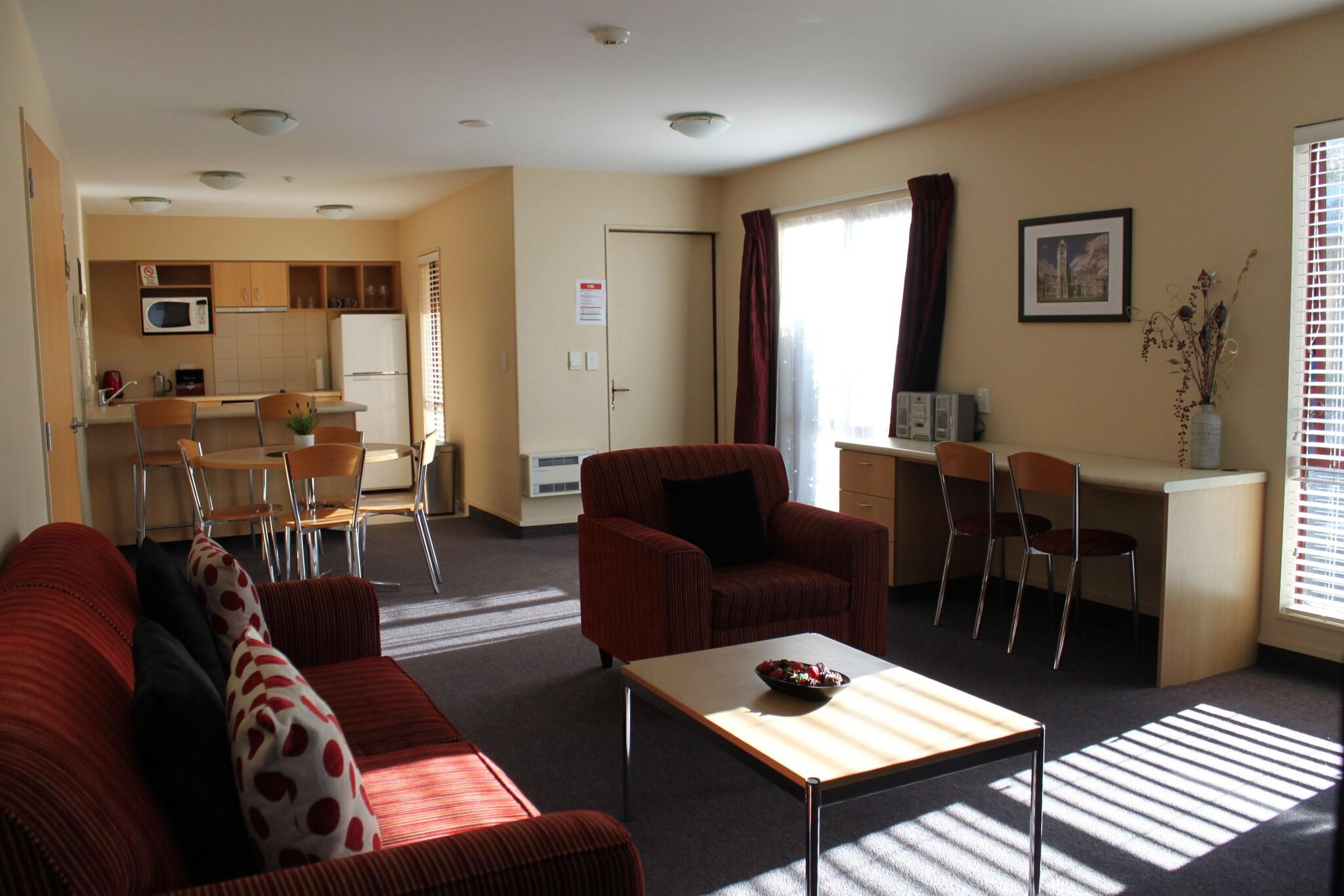 Alhambra Oaks Motor Lodge by null