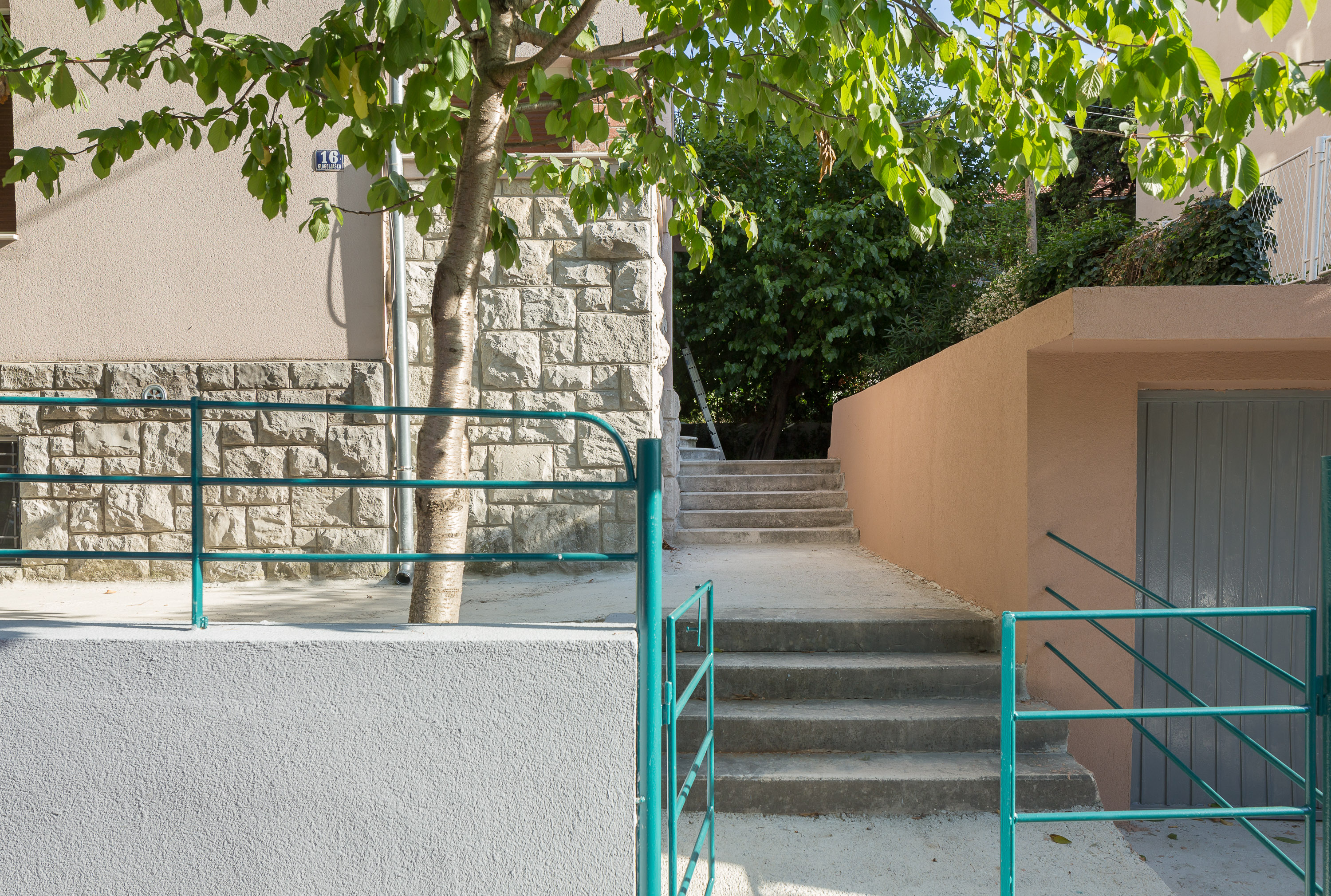 Five Elements Luxury Rooms - фото