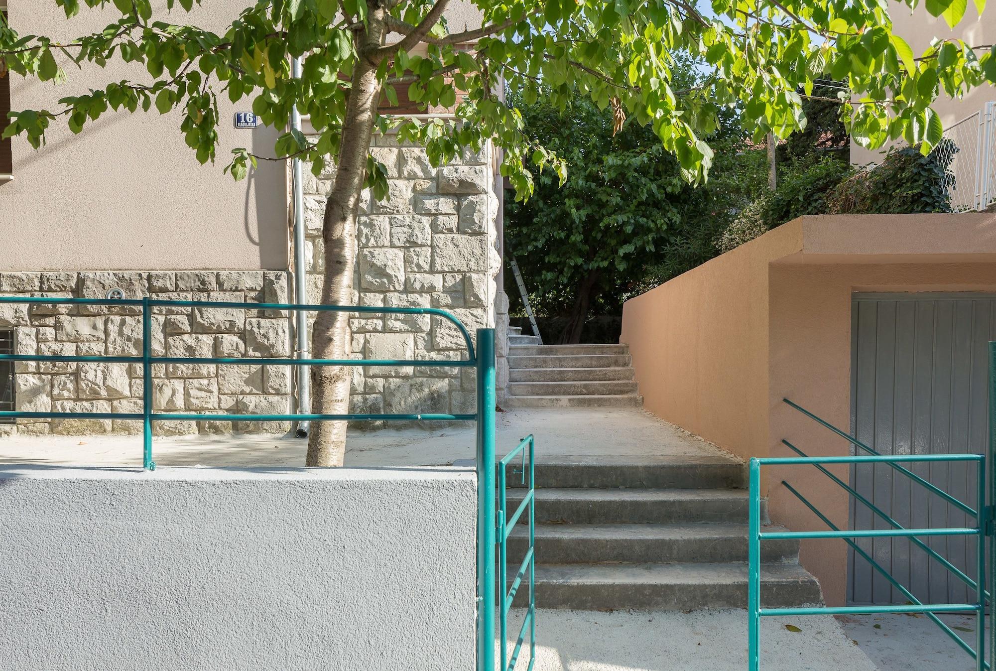 Five Elements Luxury Rooms - фото