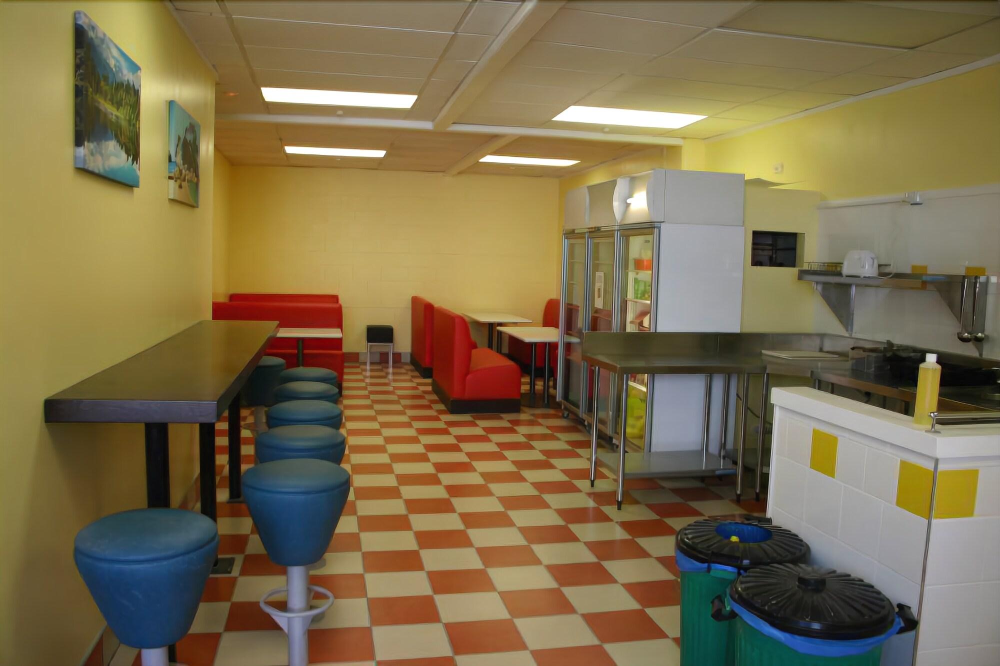 Silverfern Backpackers
