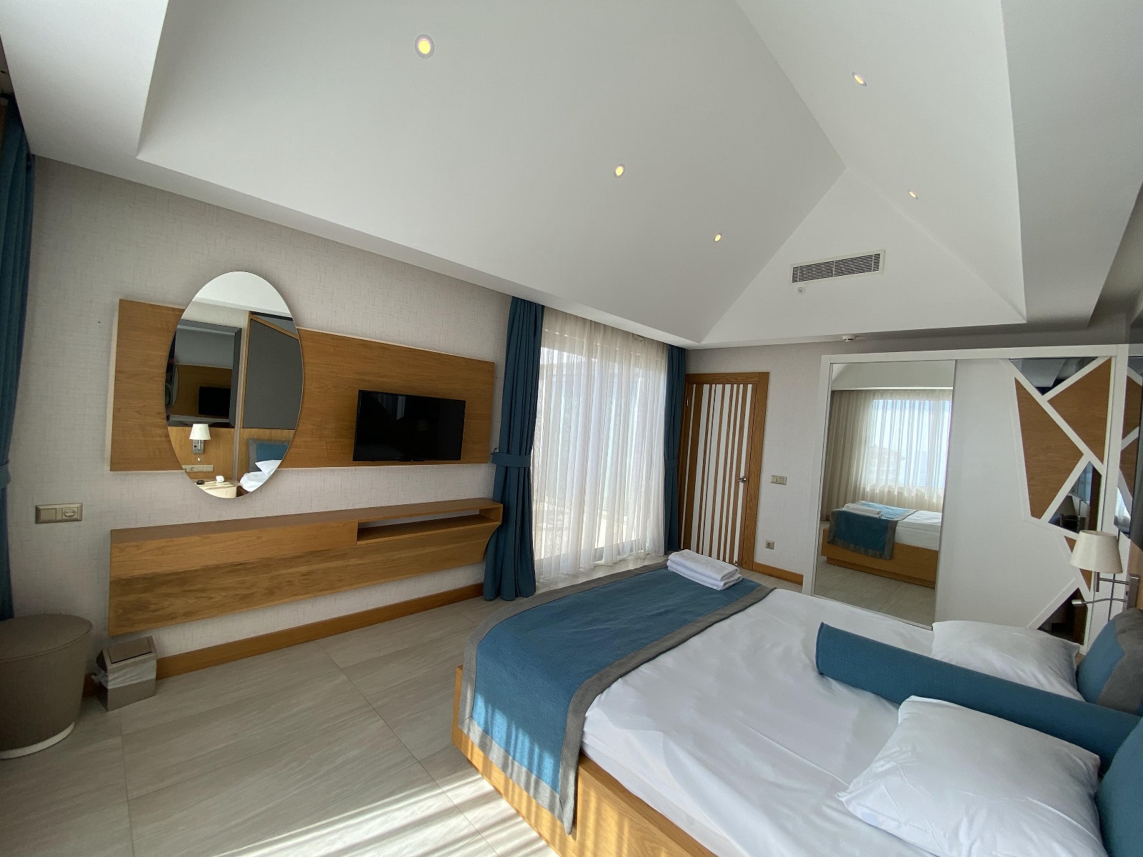 Room, family