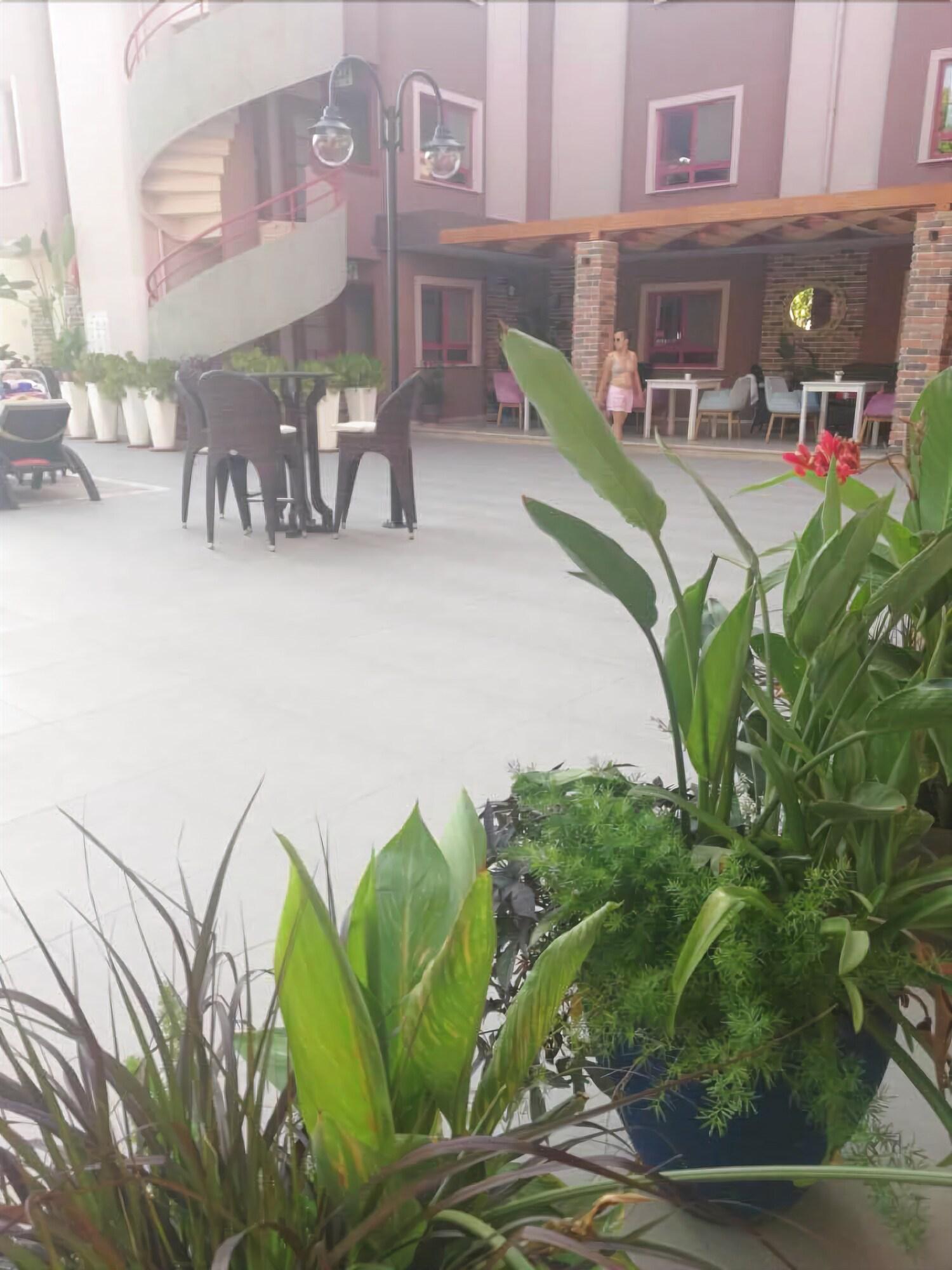 Mendos Hotel