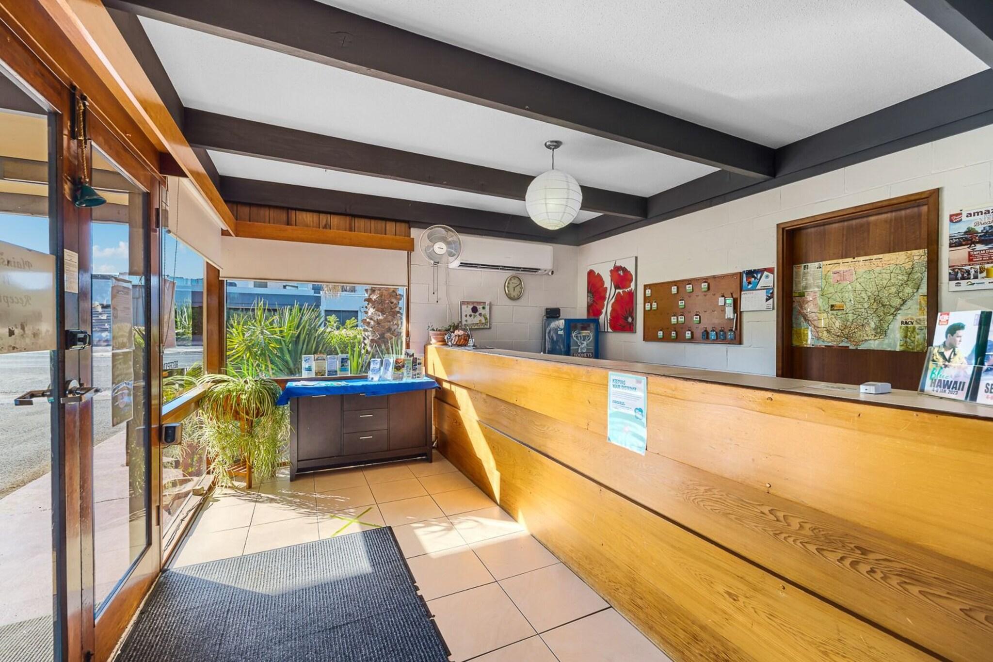 The Plainsman Motel by null