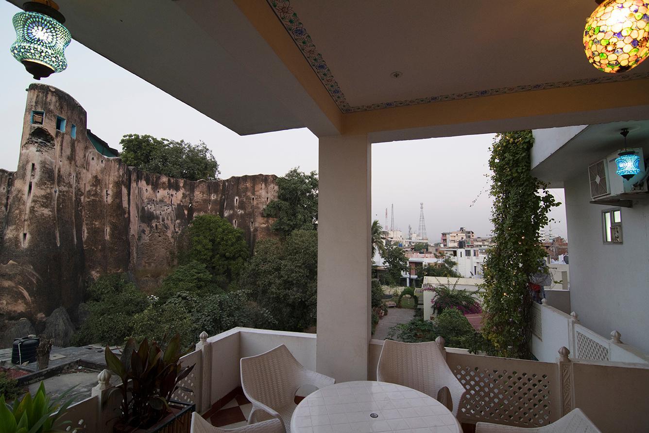Chitra Katha Hotel