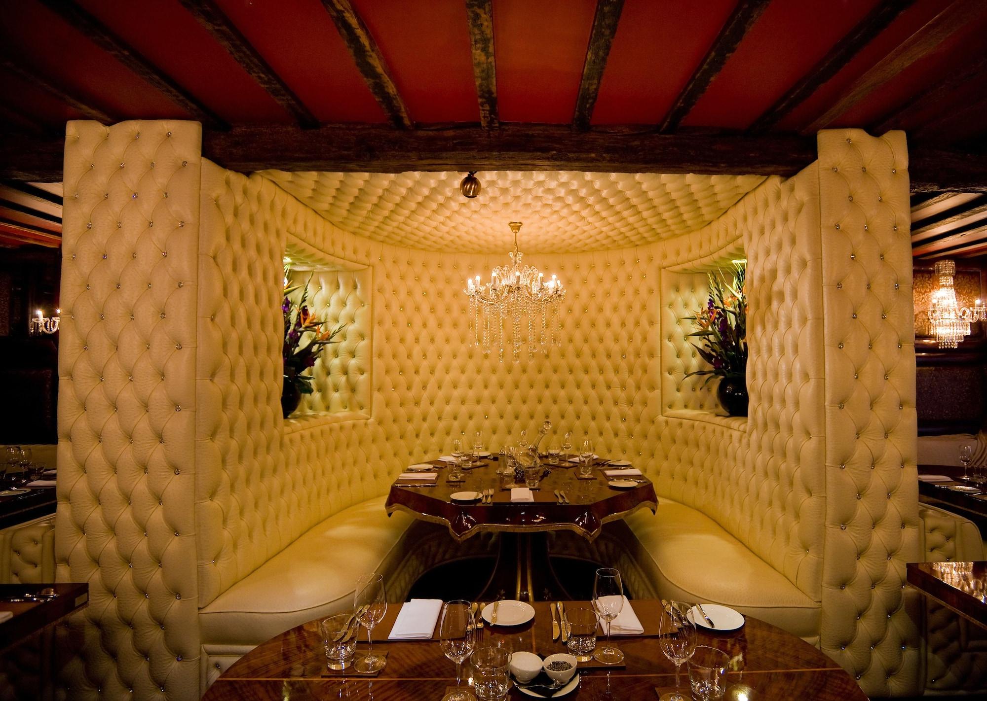 Crazy Bear Hotel Beaconsfield