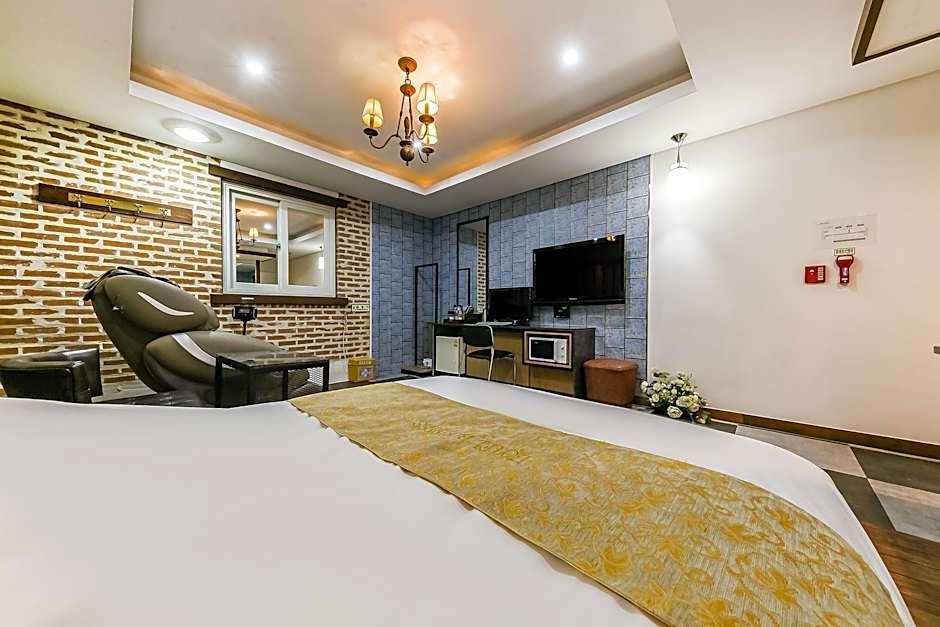Cheonan Business Hotel